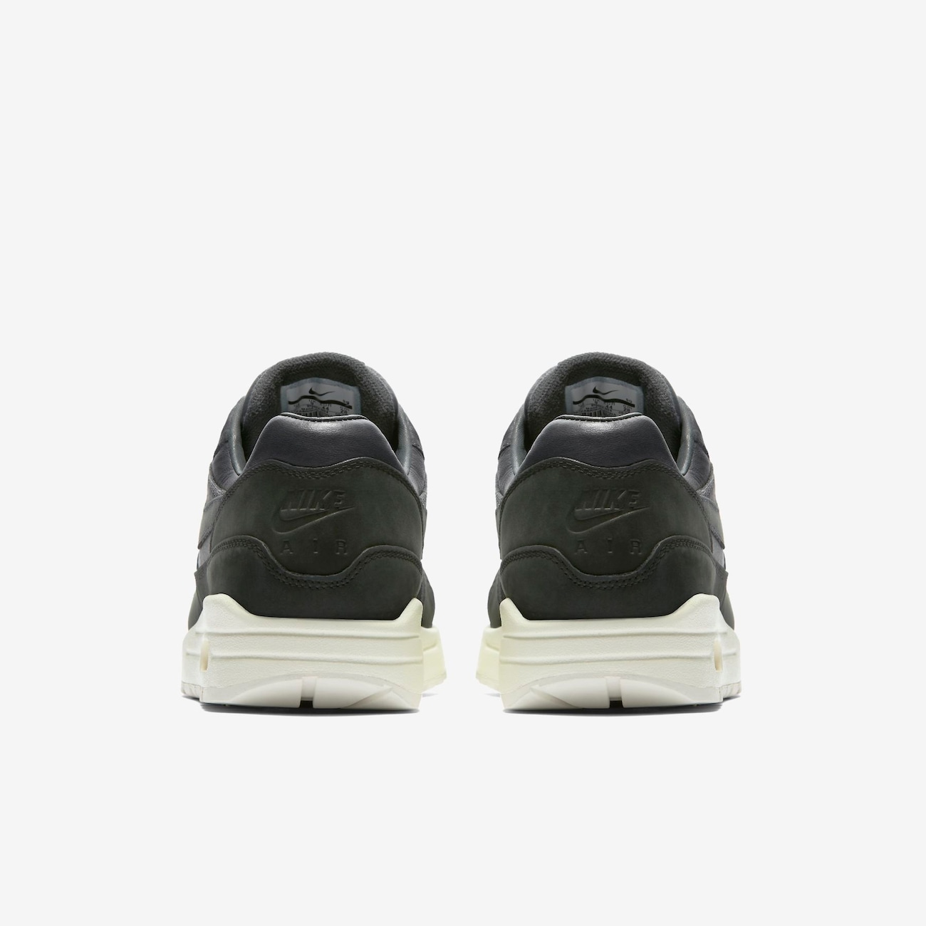 Nike air max pinnacle sales black