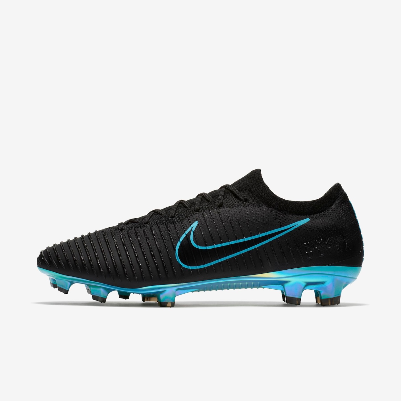 Chuteira Mercurial Flyknit Ultra Sangue Quente x Frio Campo