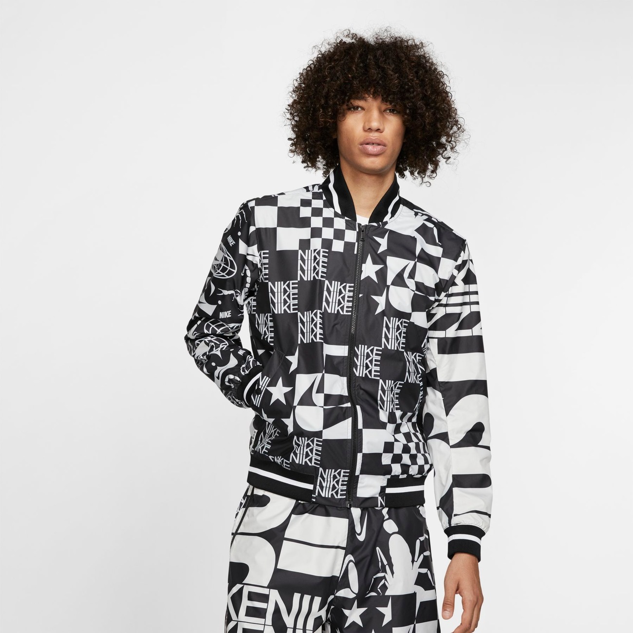 ▼NIKE SPORTSWEAR AOP SCOPE JKT ▽NIKE SPORTSWEAR AOP SCOPE JKT