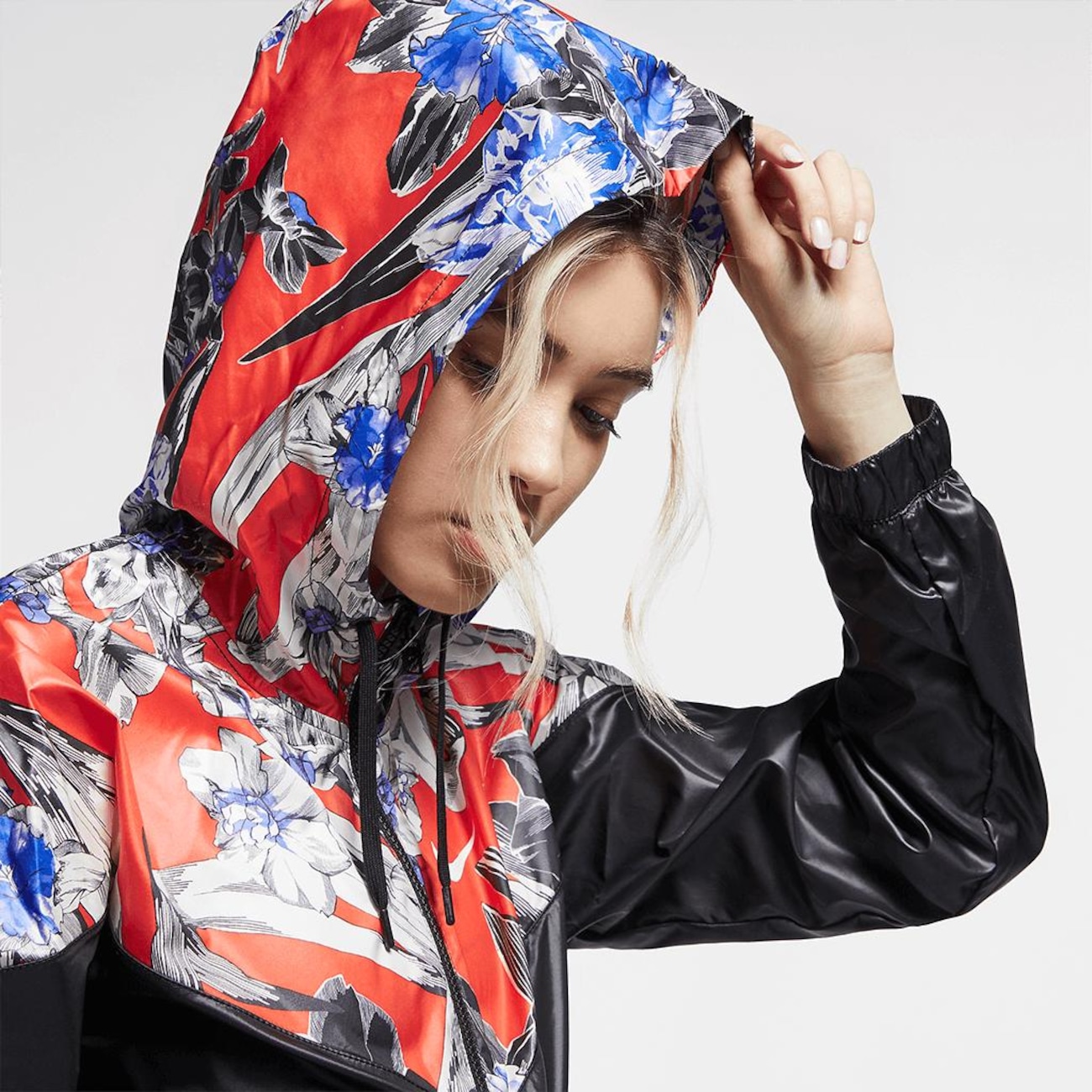 Jaqueta nike sportswear hot sale windrunner hyperflora feminina