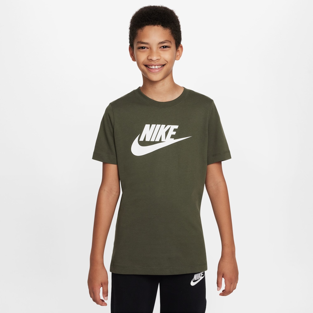 Camiseta Nike Sportswear Essential Icon Futura - Feminina em Promoção