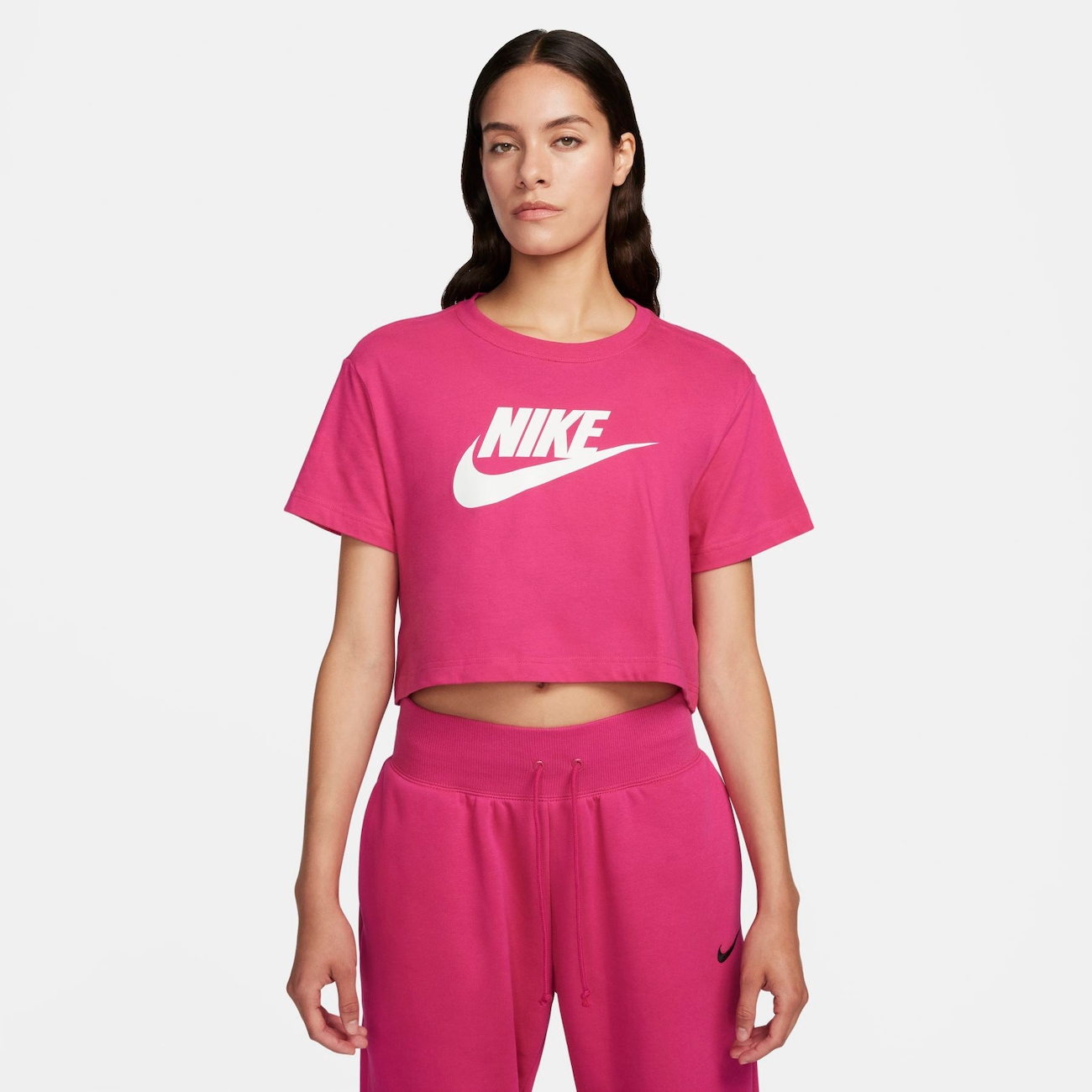 Camiseta Nike Sportswear Essential Feminina