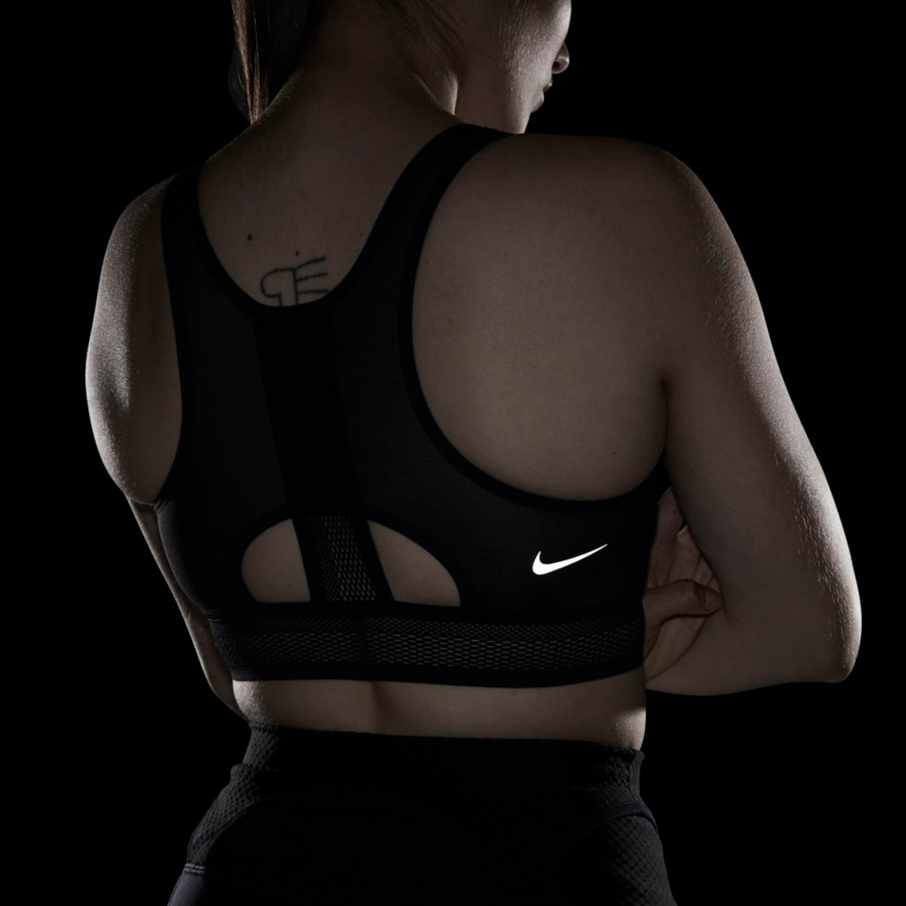 Top Nike Swoosh UltraBreathe Feminino - Foto 6