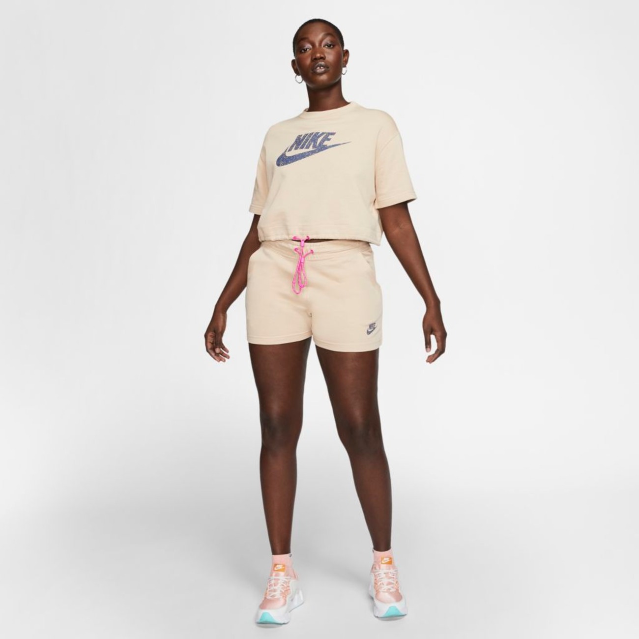 Camiseta Nike Sportswear Icon Clash Feminina - Foto 5