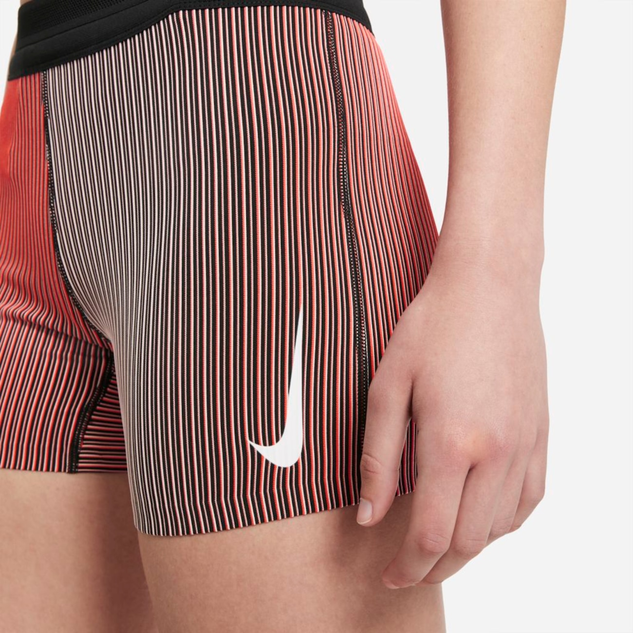 Shorts Nike AeroSwift Feminino - Foto 4