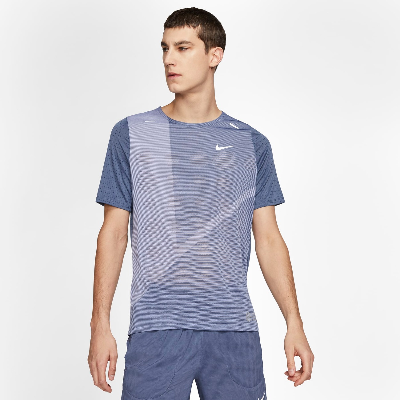 Oferta de Camiseta Nike Rise 365 Future Fast Masculina - Nike - Just Do It