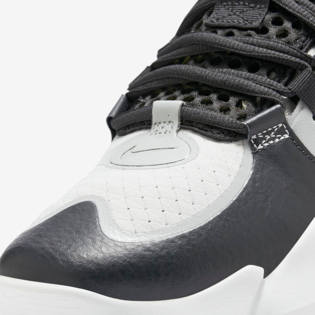 nike air alpha savage 2