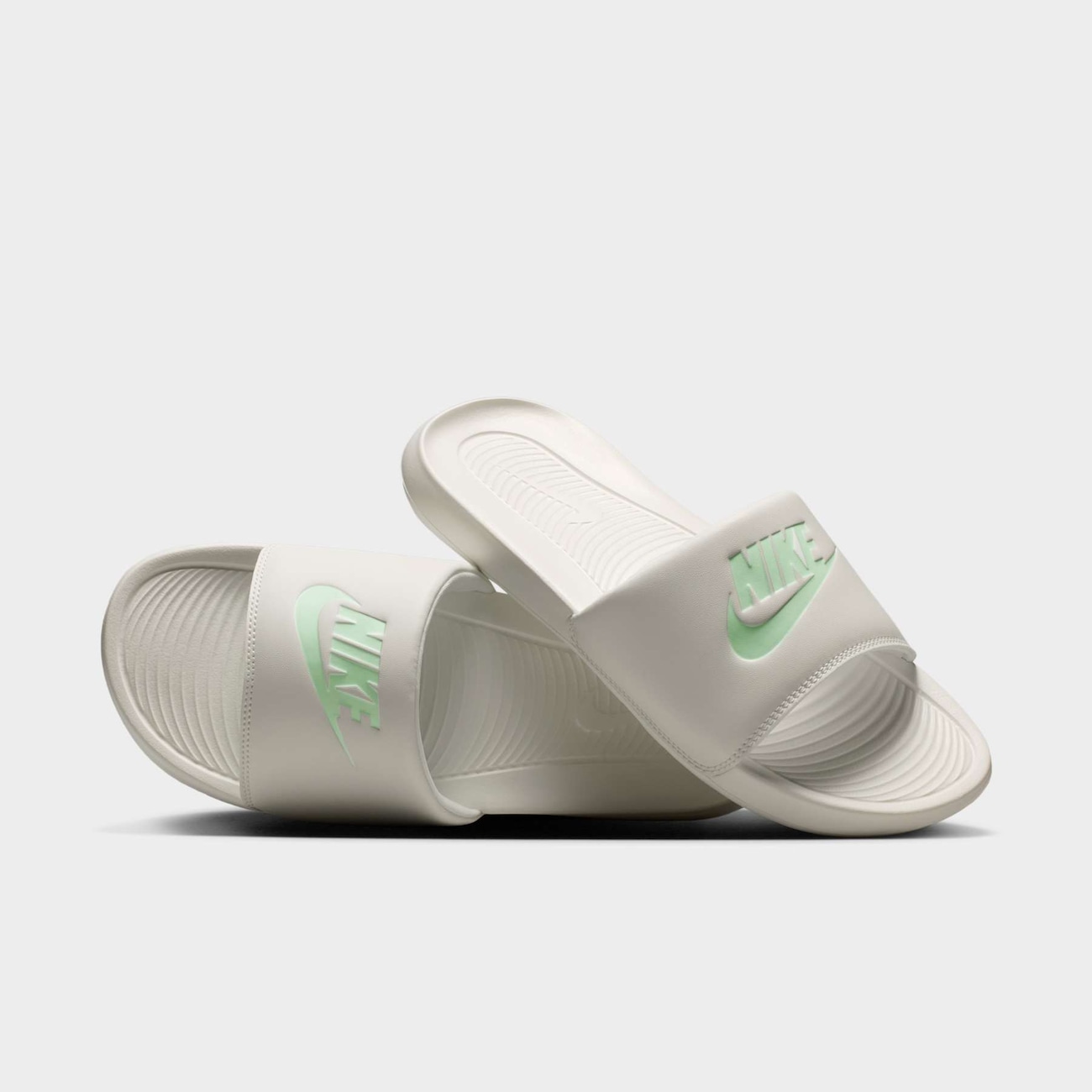 Chinelo Nike Victori One Feminino
