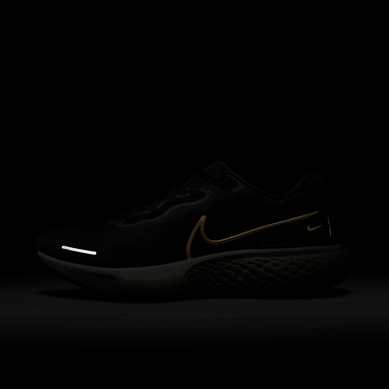 nike zoomx invincible run flyknit black