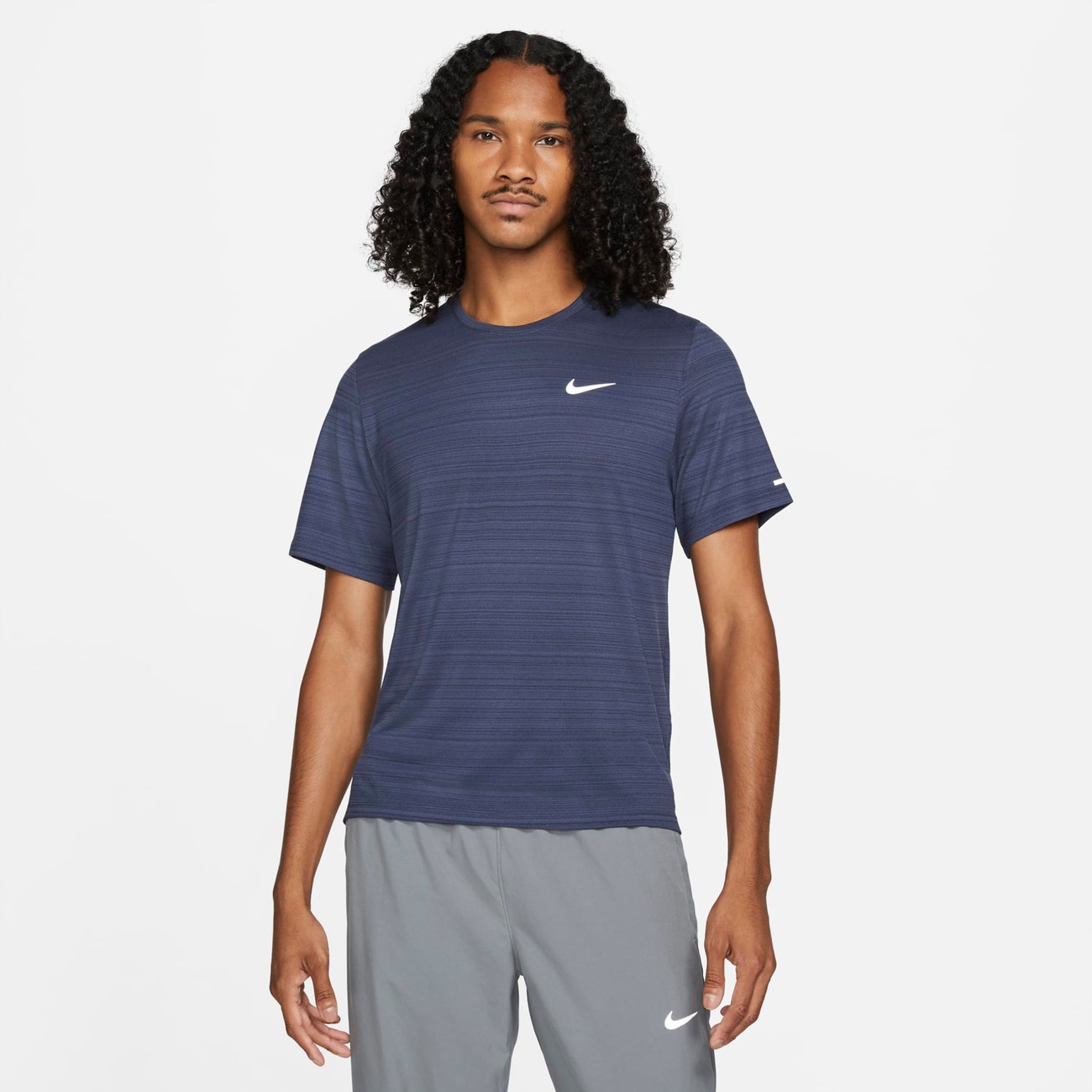 Oferta de Camiseta Nike Dri-FIT Miler Masculina - Nike - Just Do It