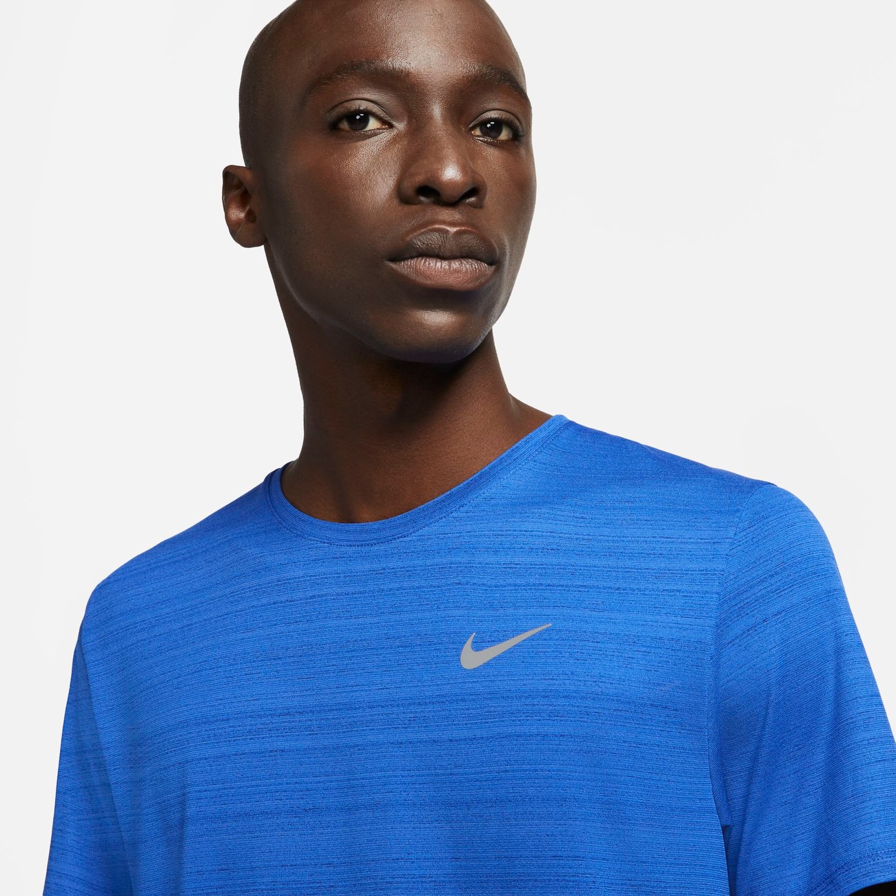 Camiseta Nike Dri-FIT Miler Masculina - Foto 9