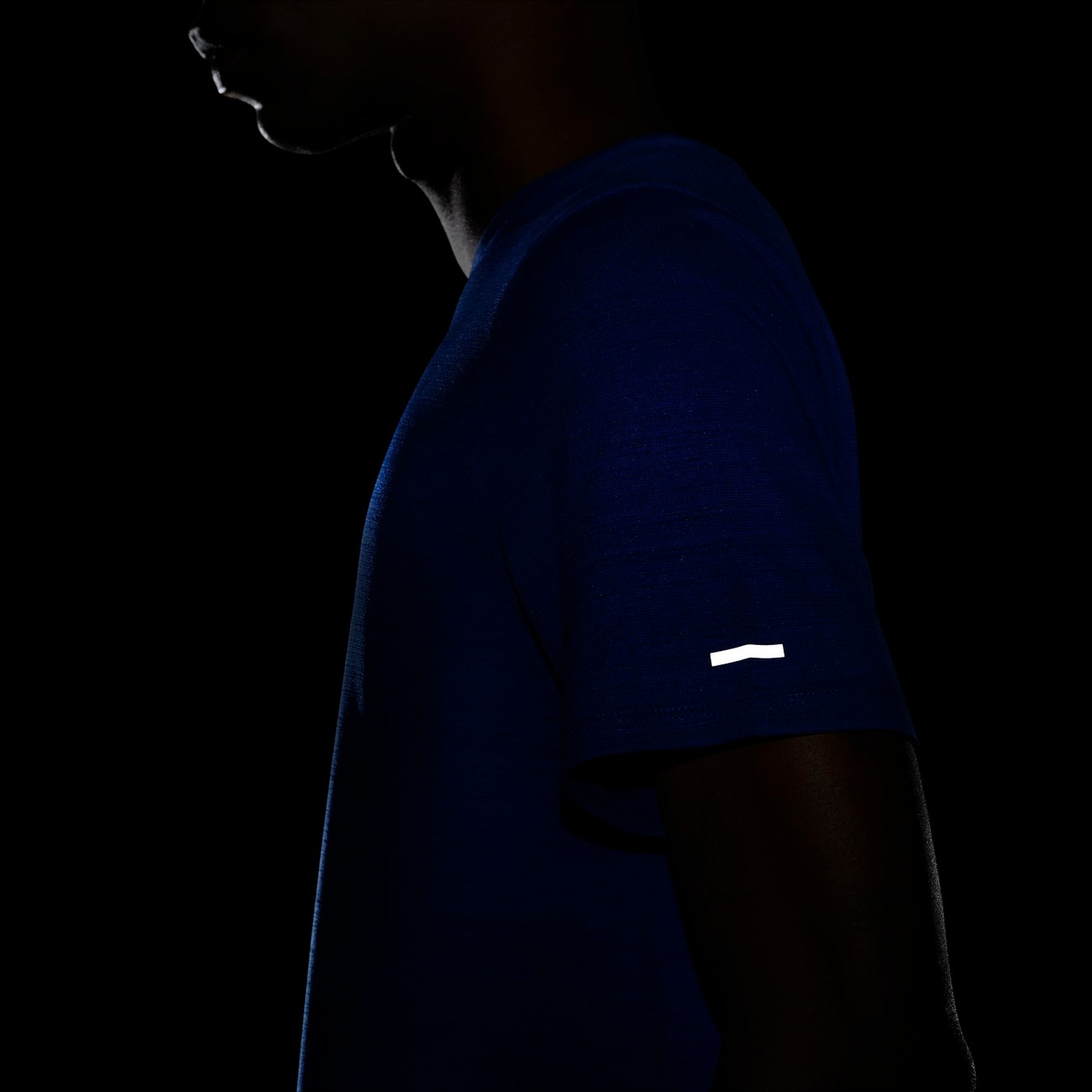 Camiseta Nike Dri-FIT Miler Masculina - Foto 14