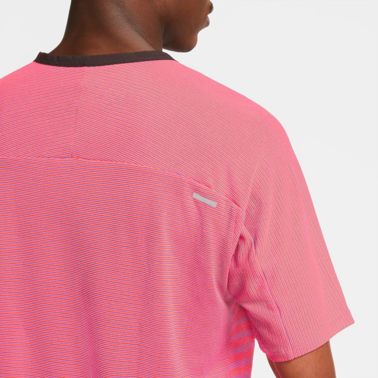 Camiseta Nike TechKnit Future Fast Masculina - Foto 5