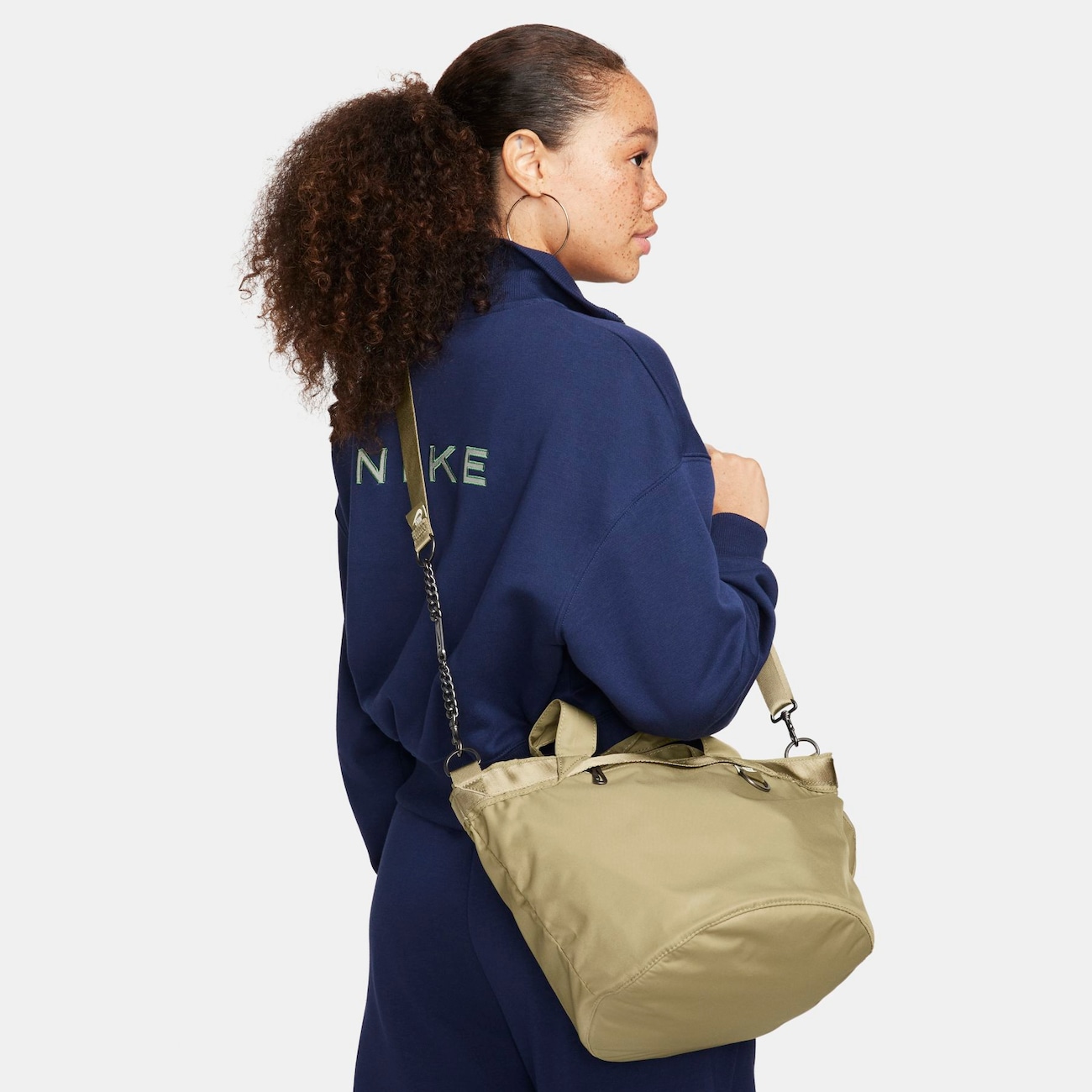 Bolsa Nike Sportswear Futura Luxe Feminina - Foto 1