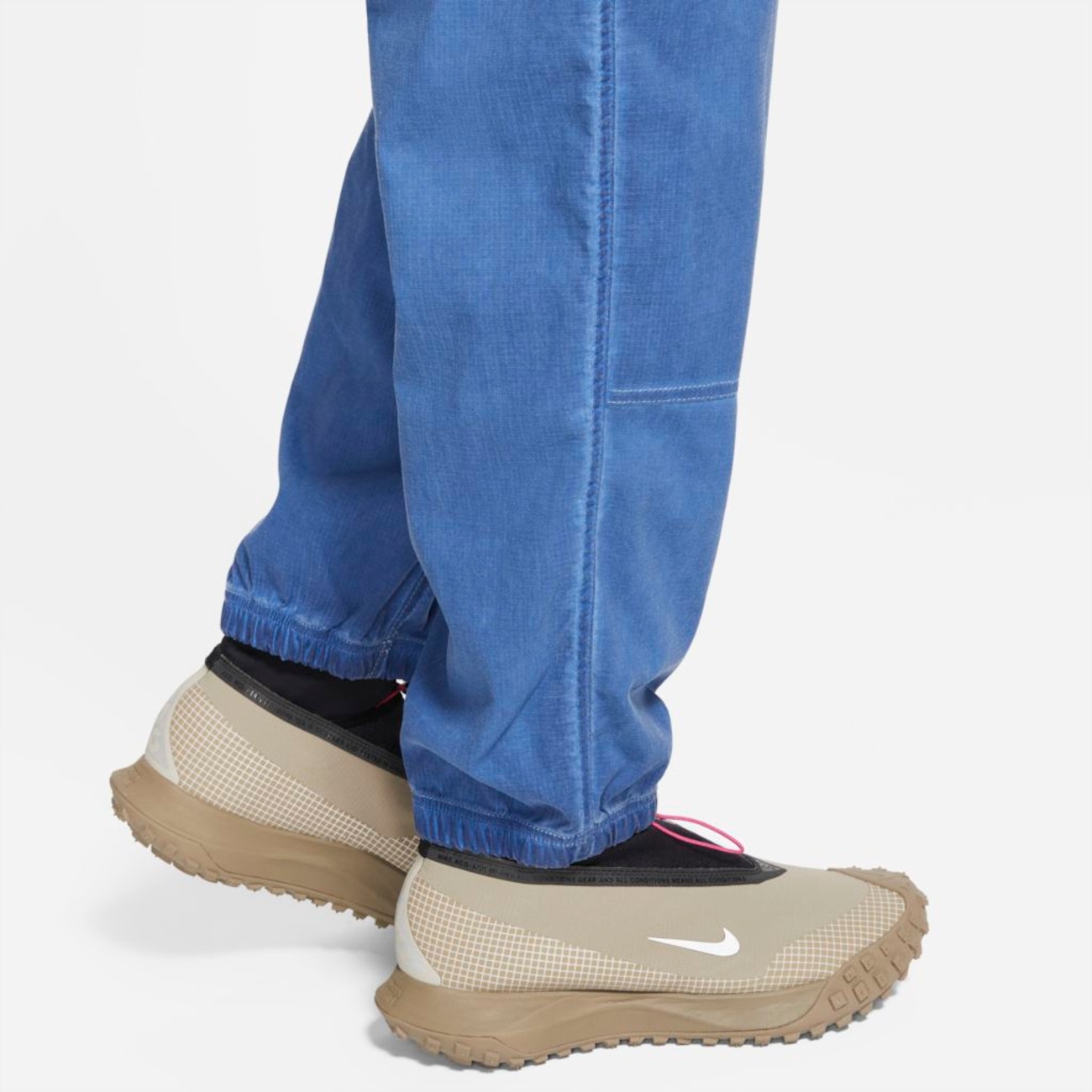 nike acg watchman peak