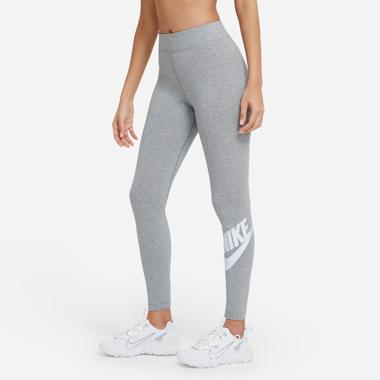 Nike sportswear store essential leggings