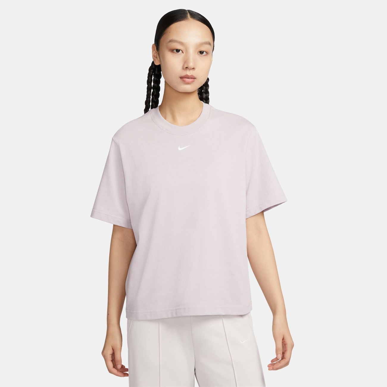Camiseta Nike Sportswear Essentials Feminina