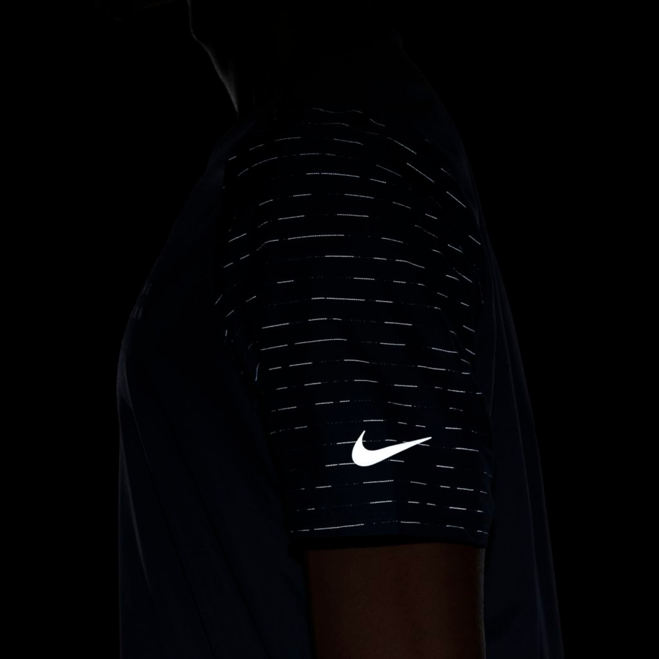Camiseta Nike Dri-FIT Rise 365 Run Division Masculina - Foto 9