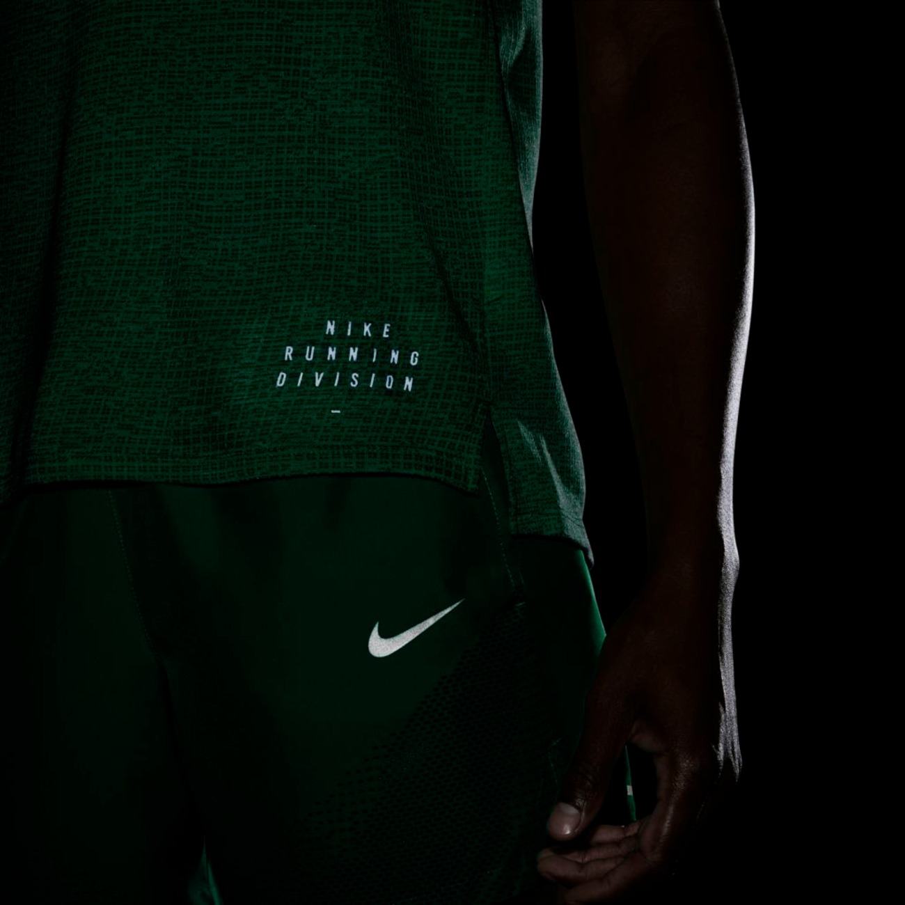 Camiseta Nike Dri-FIT Run Division Masculina - Foto 10