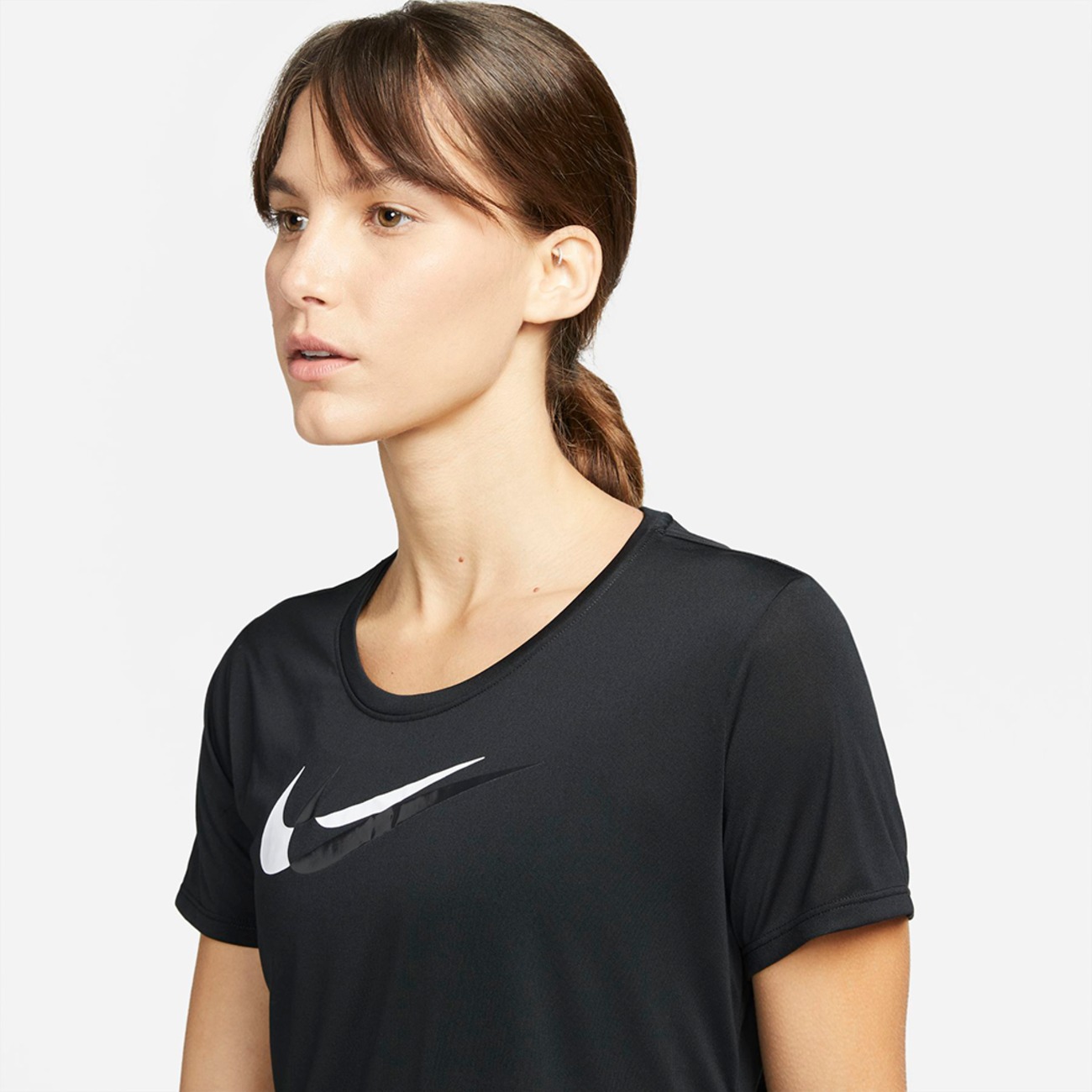 Camiseta Nike Dri-FIT Swoosh Run Feminina - Foto 6
