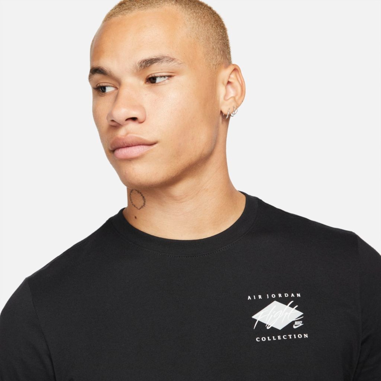 Camiseta Jordan Flight Essentials Masculina - Foto 3