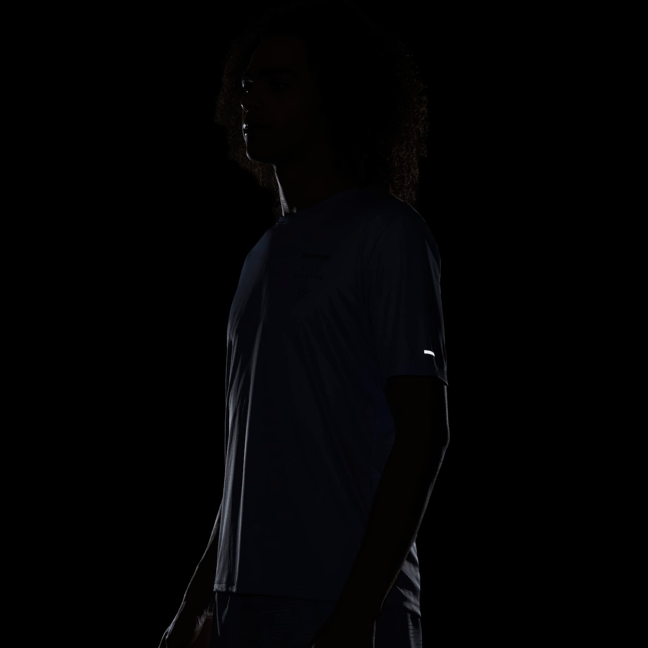Camiseta Nike Dri-FIT UV Run Division Miler Masculina - Foto 13