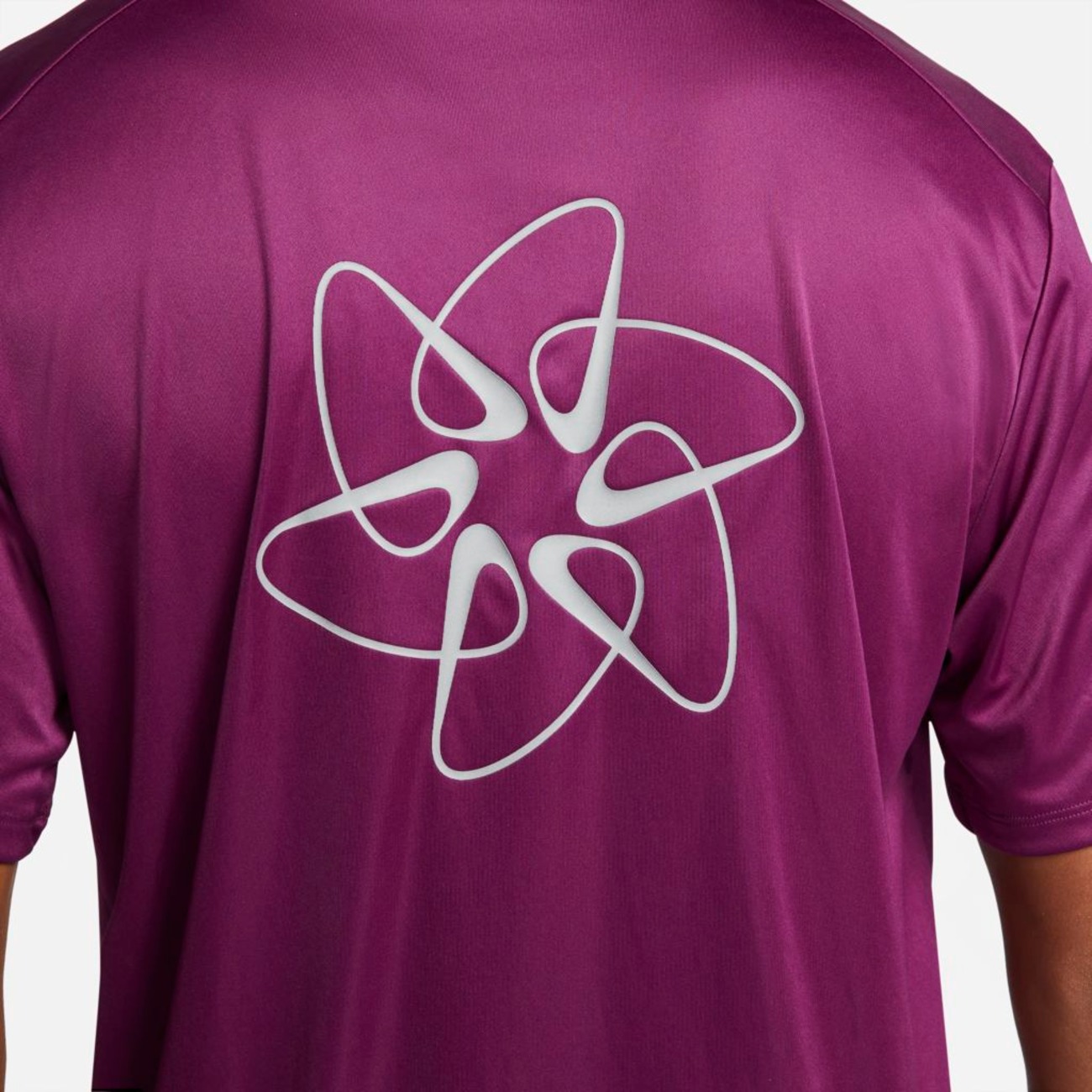 Camiseta Nike Dri-FIT UV Run Division Miler Masculina - Foto 6