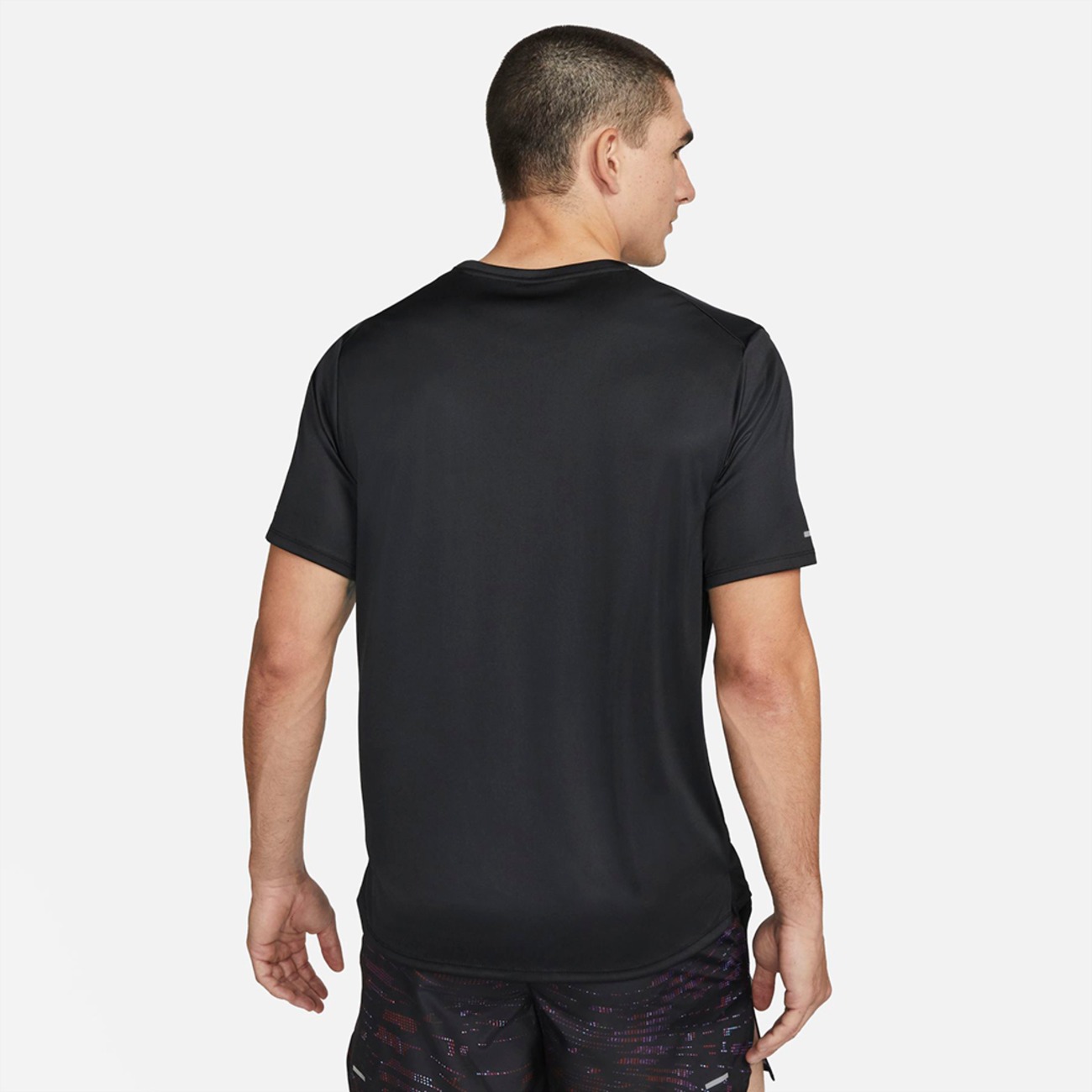 Camiseta Nike Dri-FIT Run Division Miler GX Masculina   - Foto 2