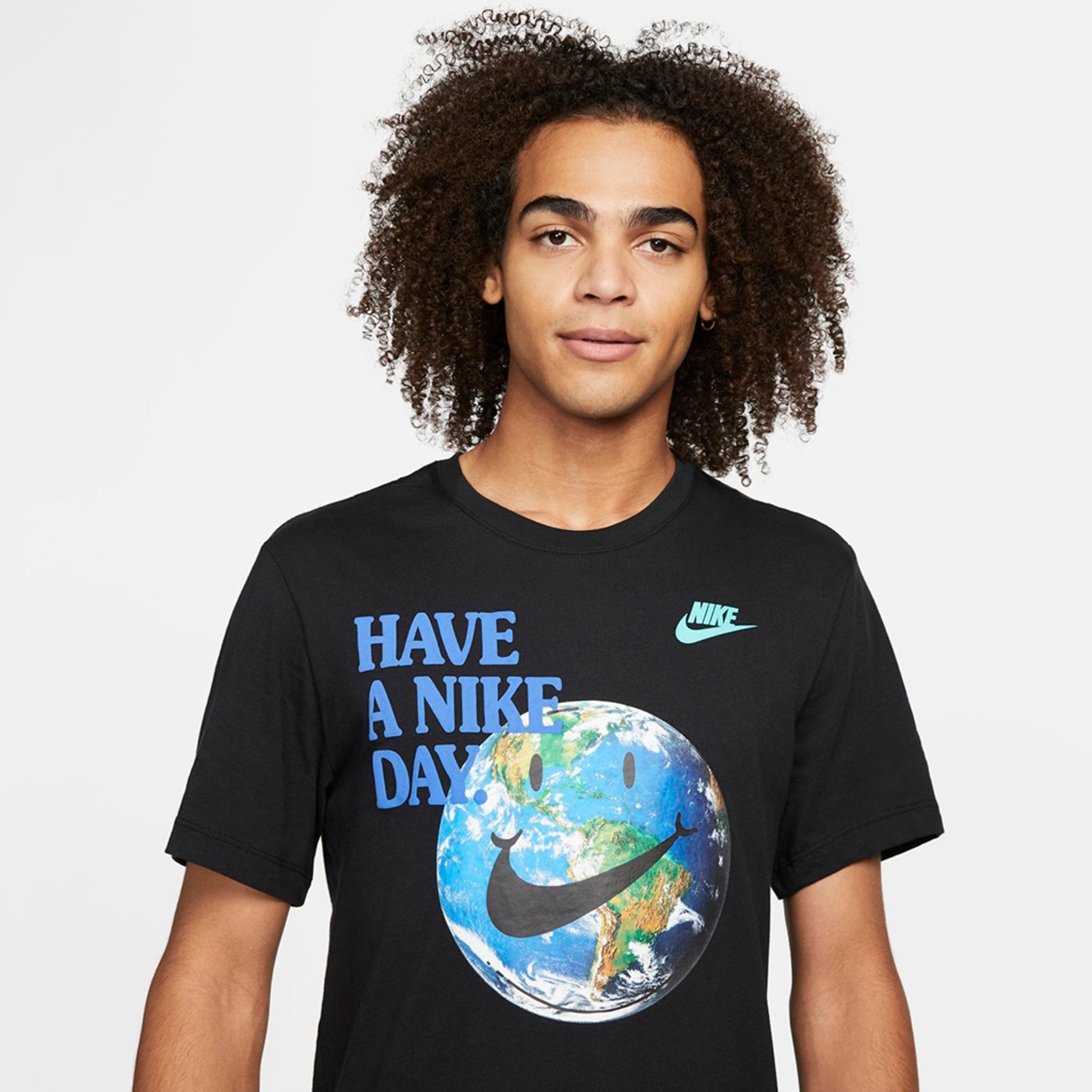 Camiseta Nike Sportswear Masculina - Foto 6