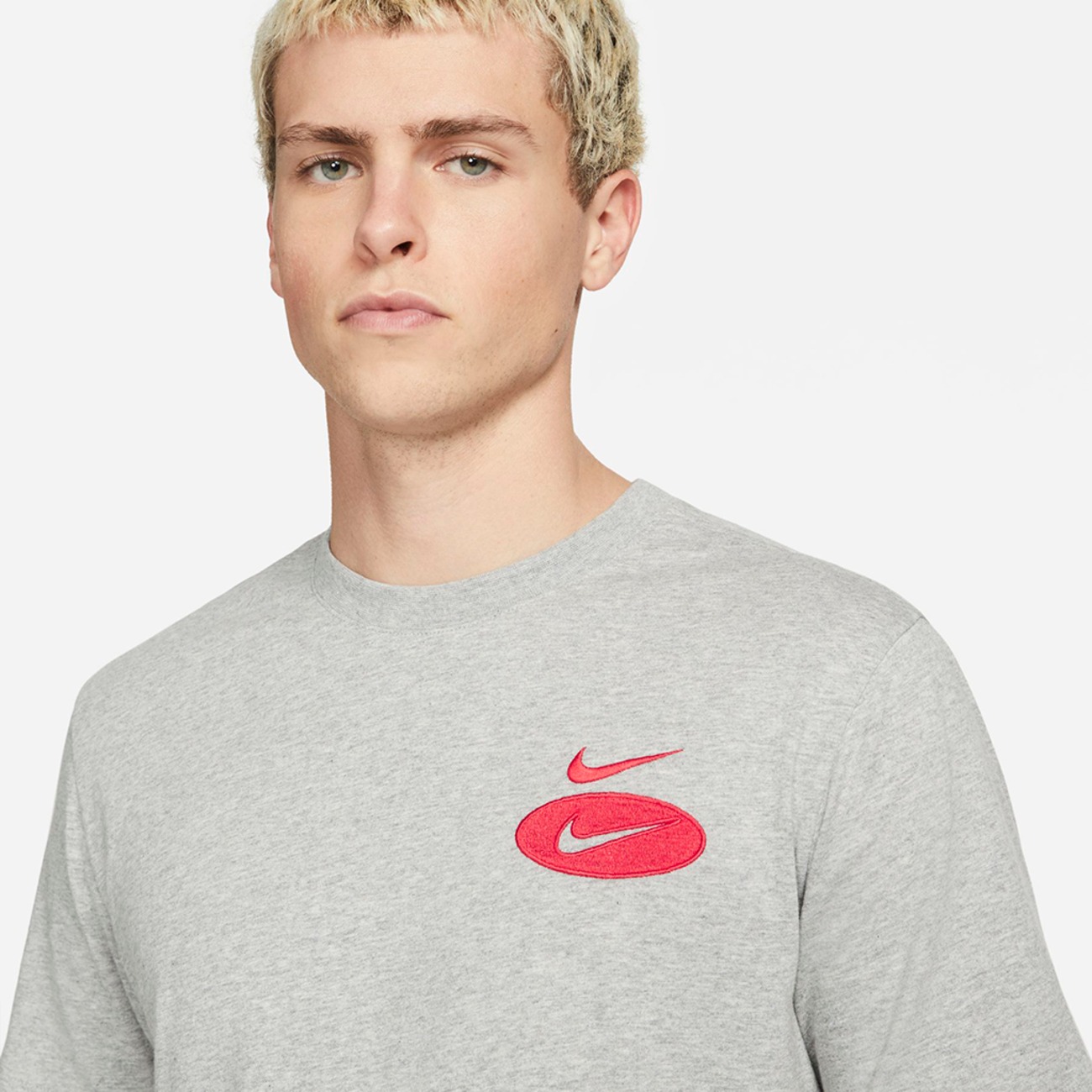 Camiseta Nike Sportswear Swoosh League Masculina - Foto 5