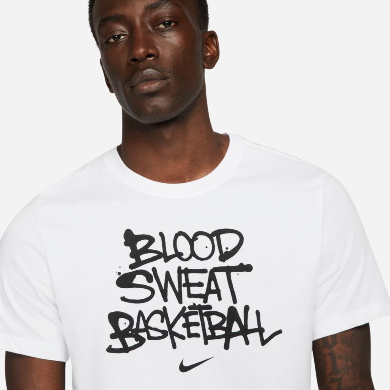 Camiseta Nike Dri-FIT "Blood, Sweat, Basketball" Masculina - Foto 3