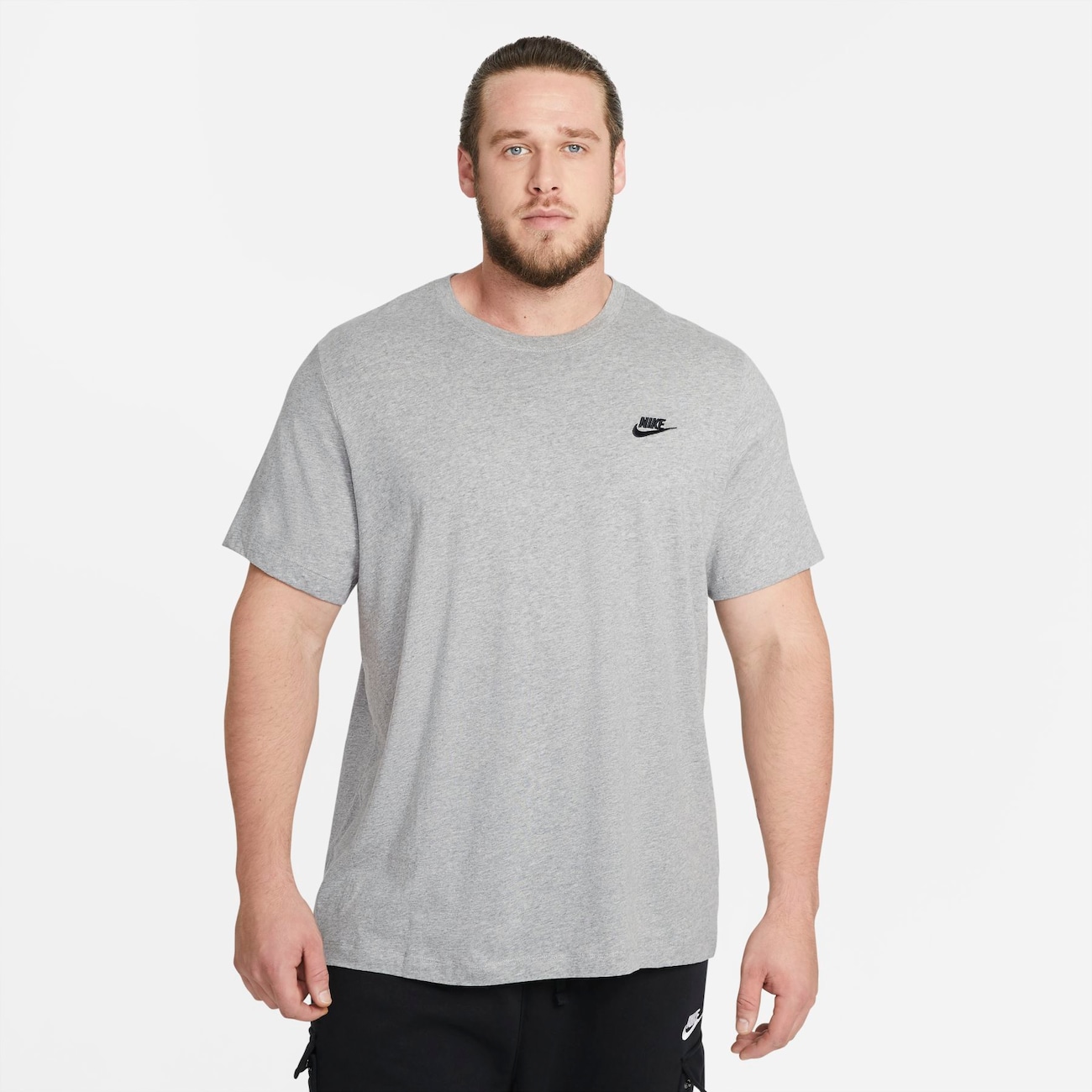 Camiseta Nike Sportswear Club Masculina - Foto 5
