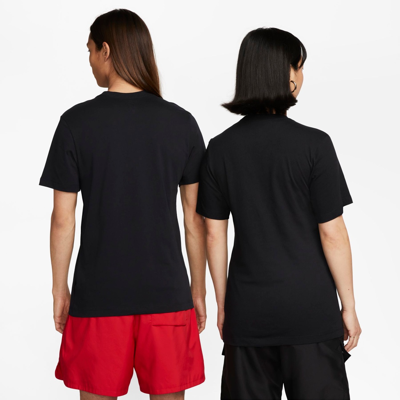 Camiseta Nike Sportswear Club Masculina - Foto 2