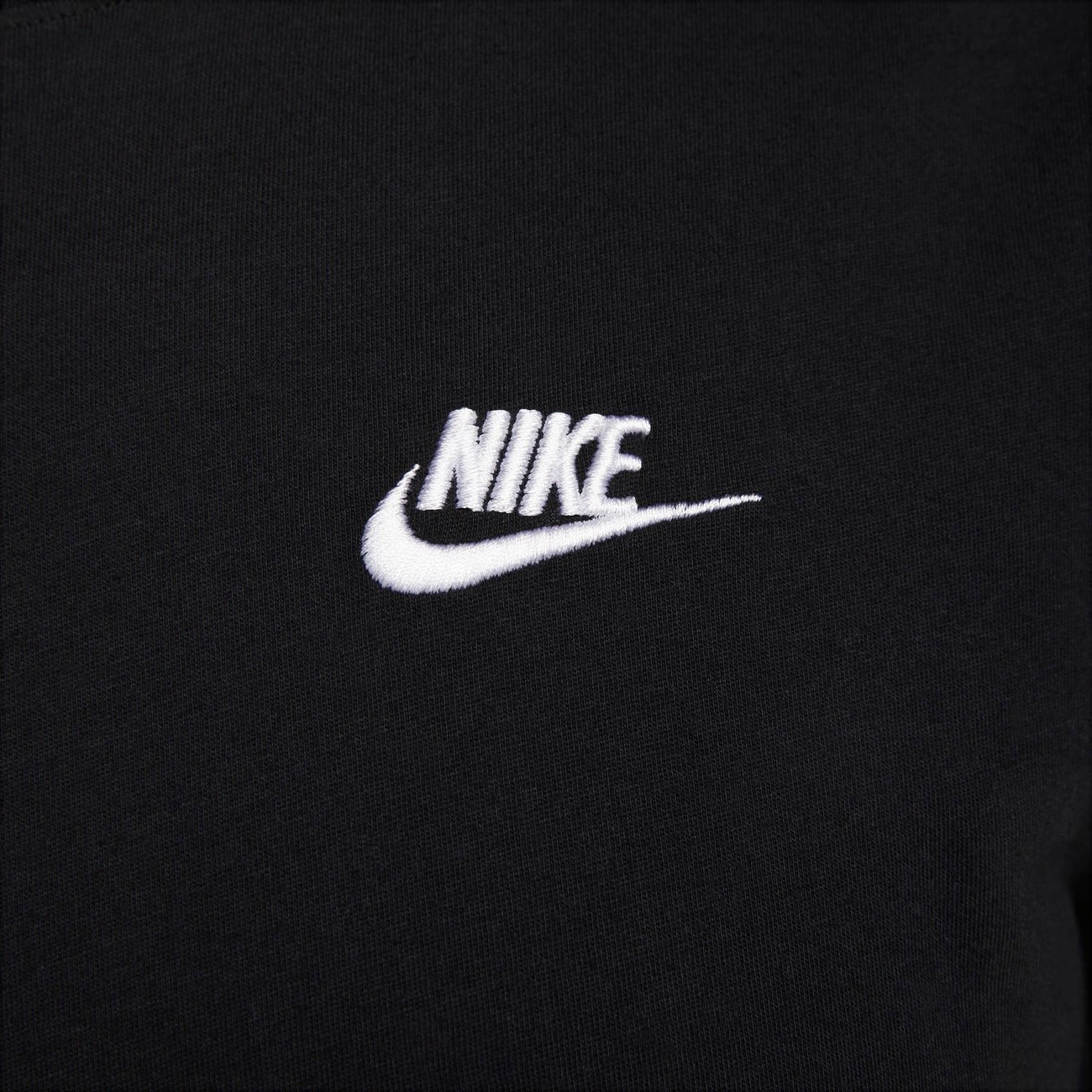 Camiseta Nike Sportswear Club Masculina - Foto 4
