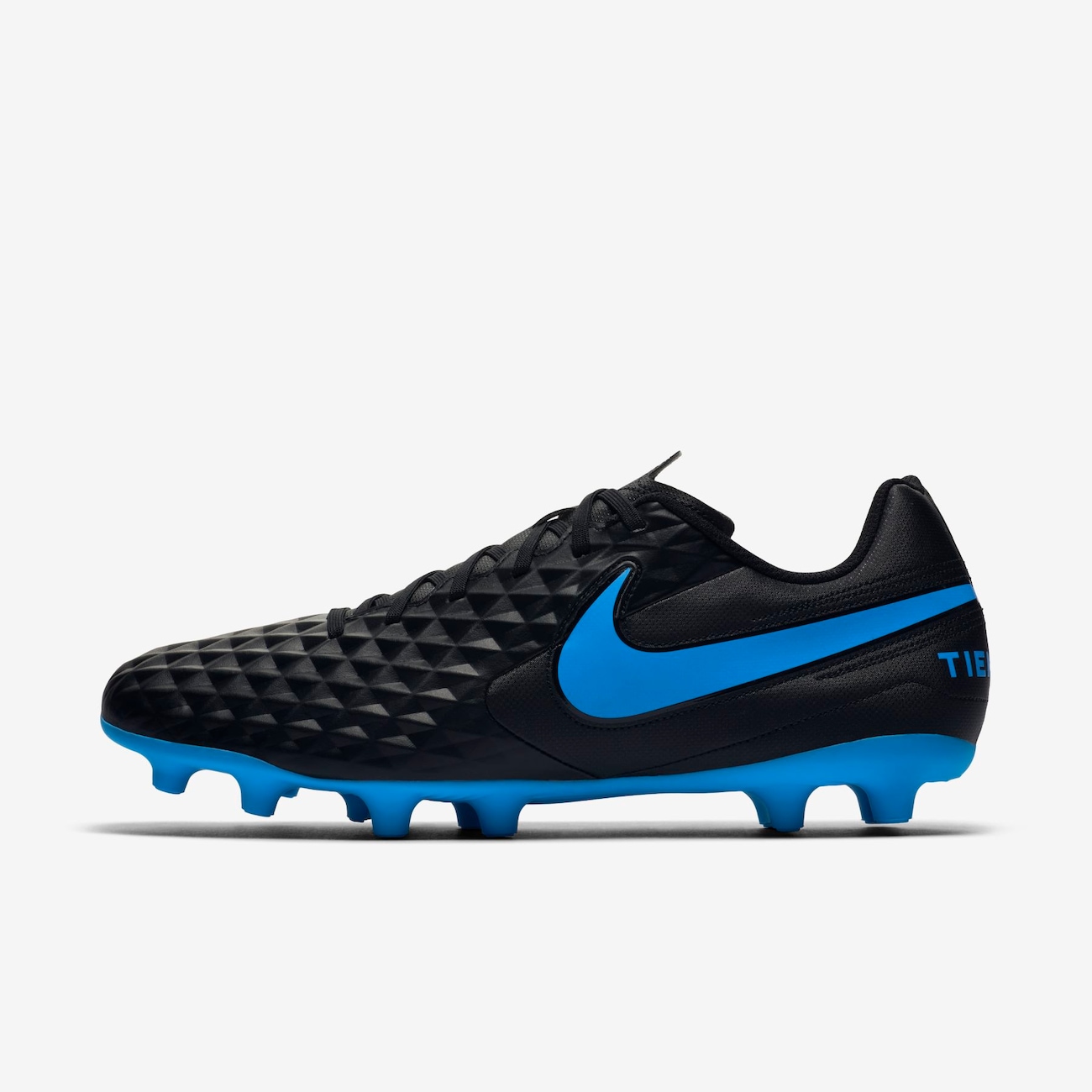 Chuteira Nike Tiempo Legend 8 Club Campo