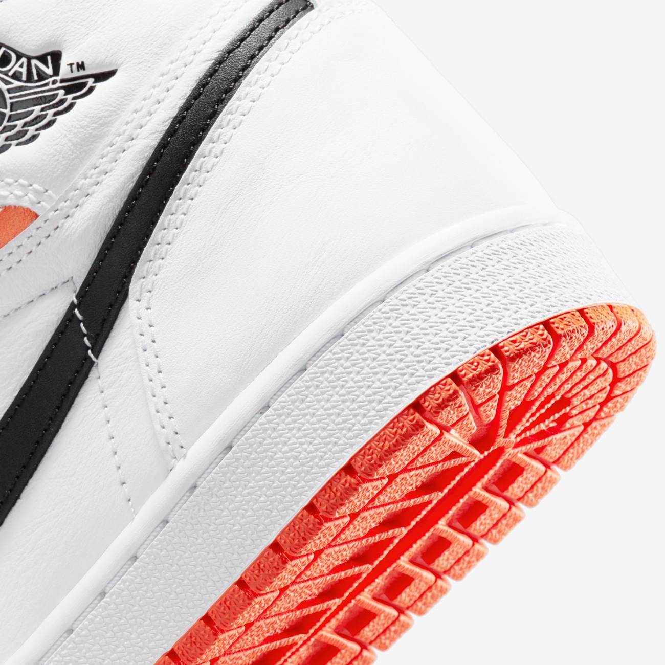 Air Jordan 1 Retro High Electro Orange - Nike