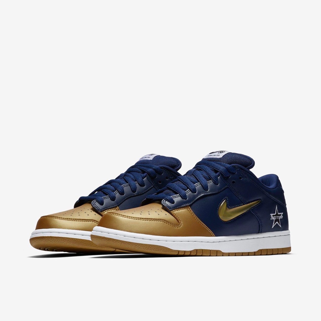 SB DUNK LOW Supreme - Nike