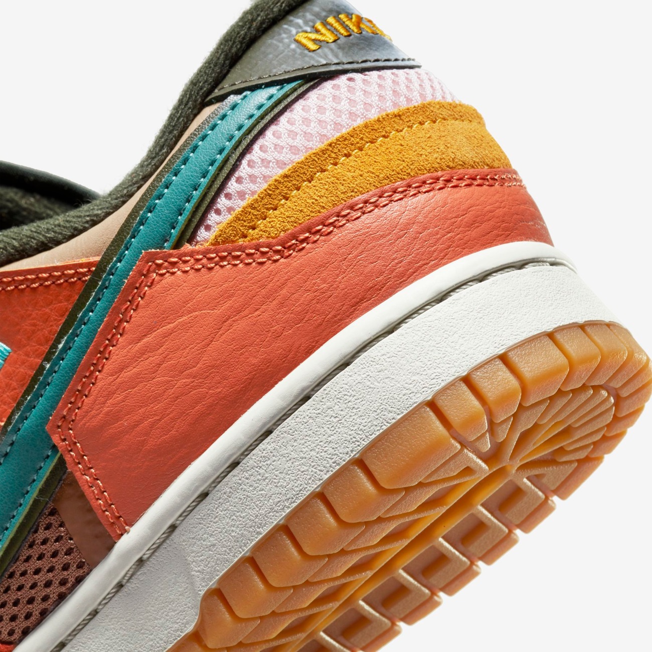 NIKE DUNK LOW SCRAP ARCHEO BROWN - Nike