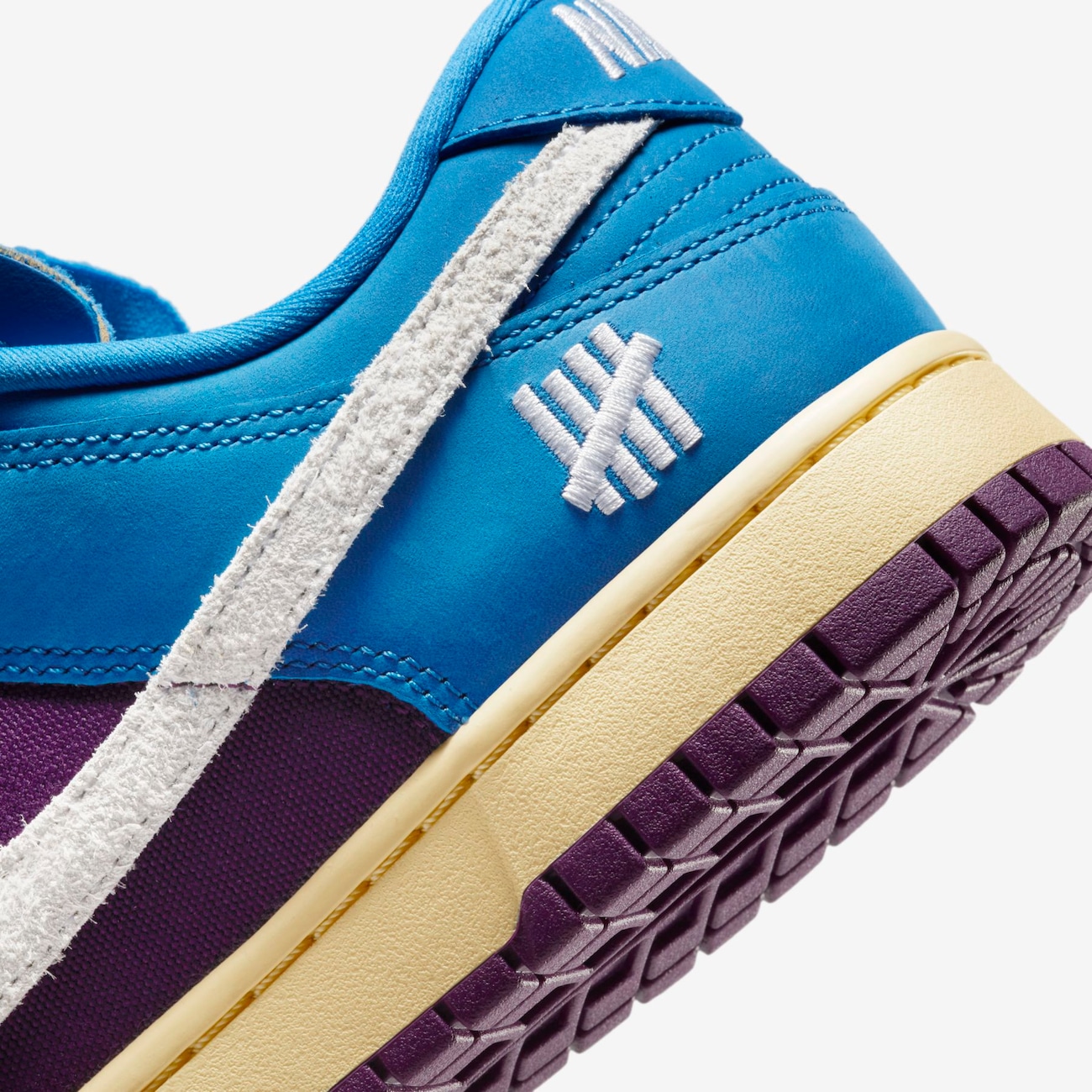 Dunk Low x UNDEFEATED 5 On It - Nike