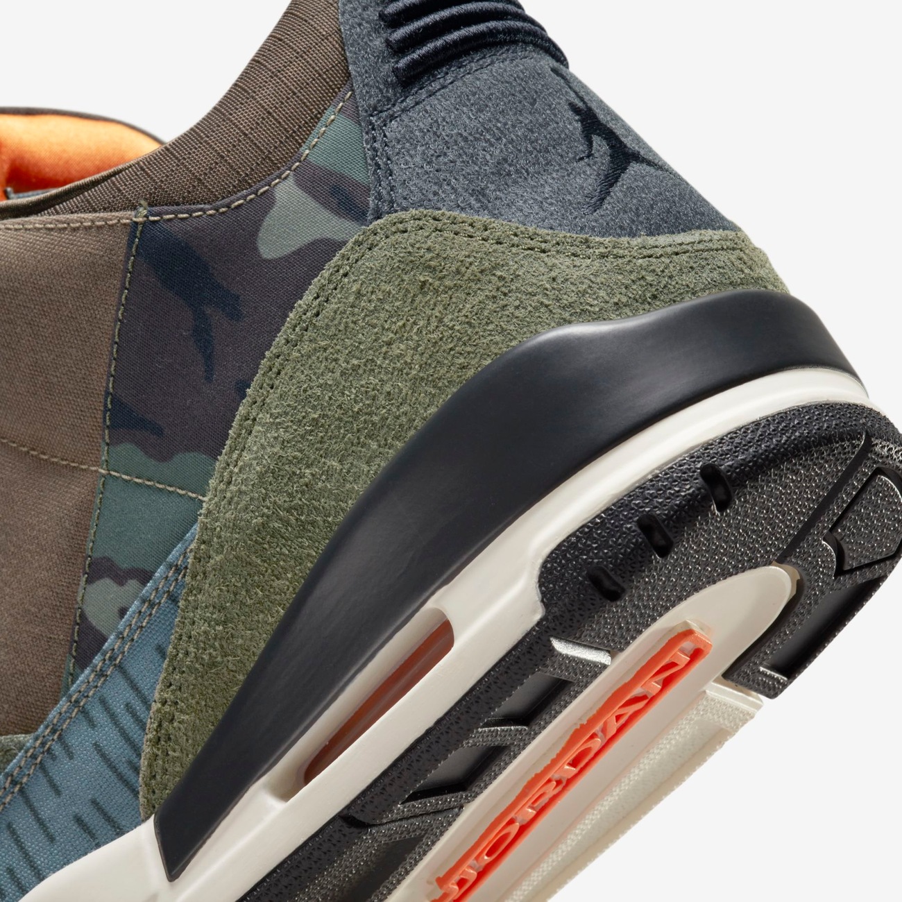 Tênis Air Jordan 3 Retro Camo - Sneakers Nike