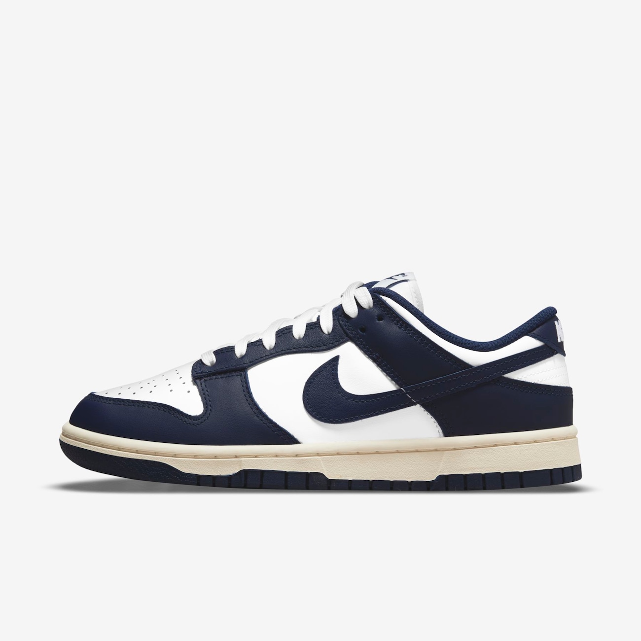 【オープニング大セール】 Women's Nike - White and Navy Midnight Low Dunk シューズ