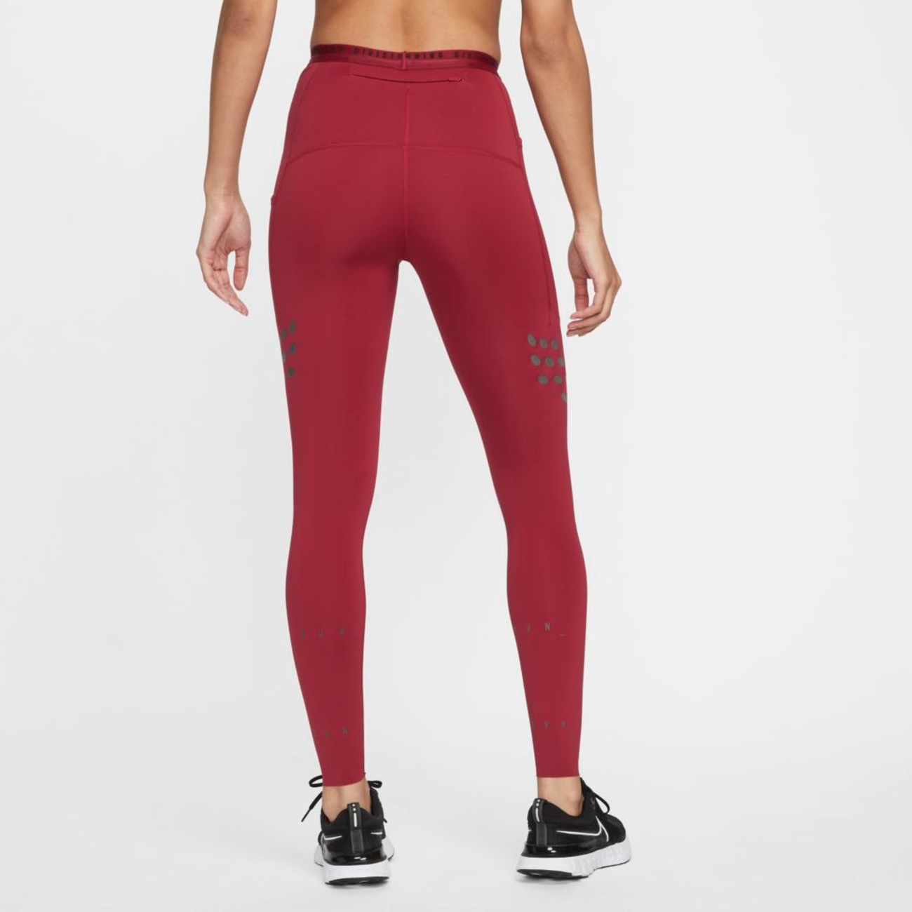 Nike running best sale tight fit