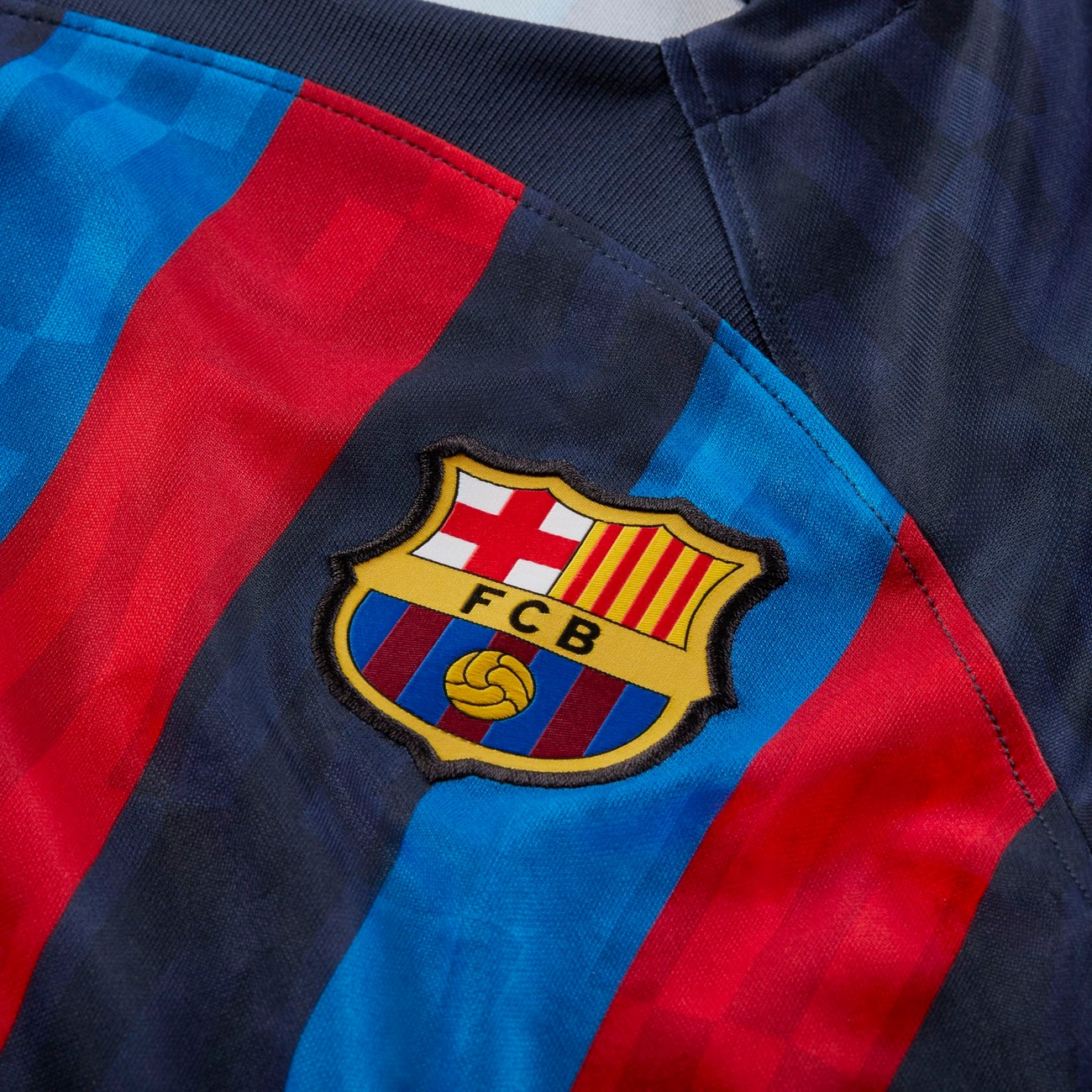 Camisa Nike Barcelona I 2022/2023 Torcedor Infantil - Foto 7