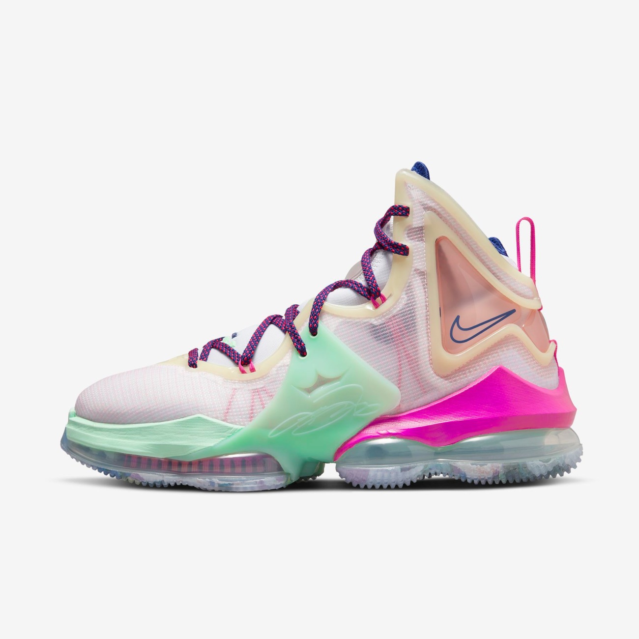 LeBron 19 - Nike