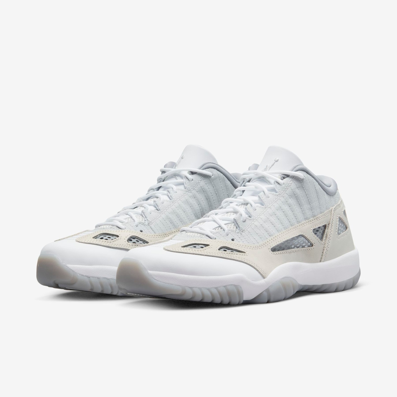 Tênis Air Jordan 11 Retro Low - Nike