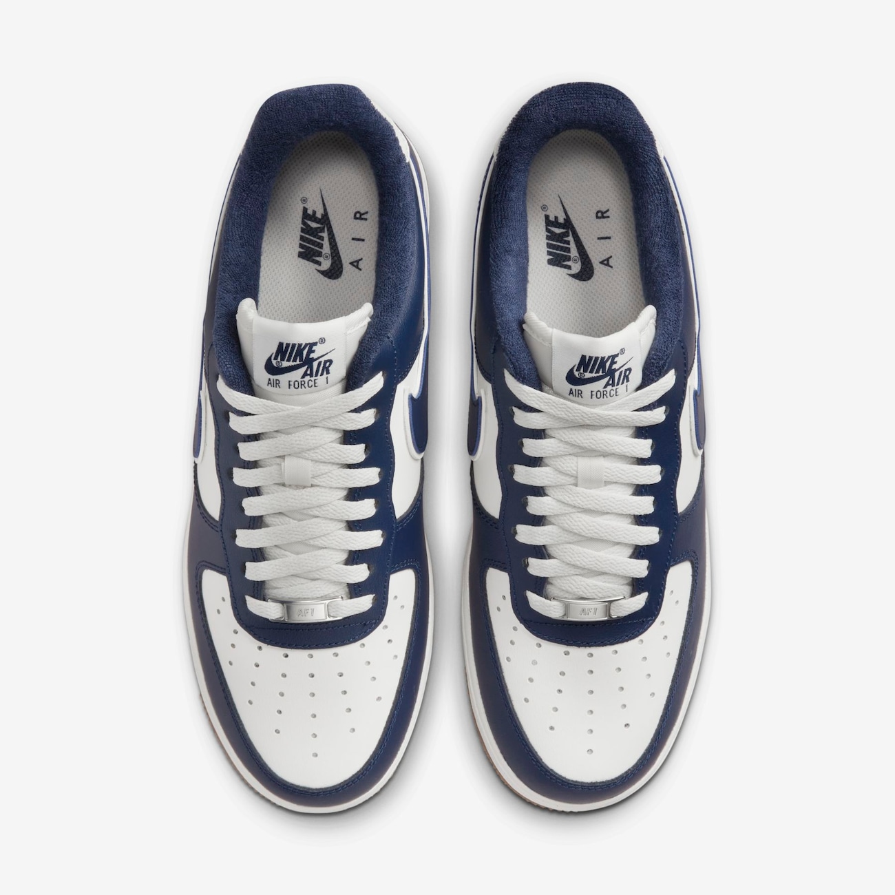 Un icono mejorado en clave natural: zapatillas Nike Air Force 1 07 LV8 Suede