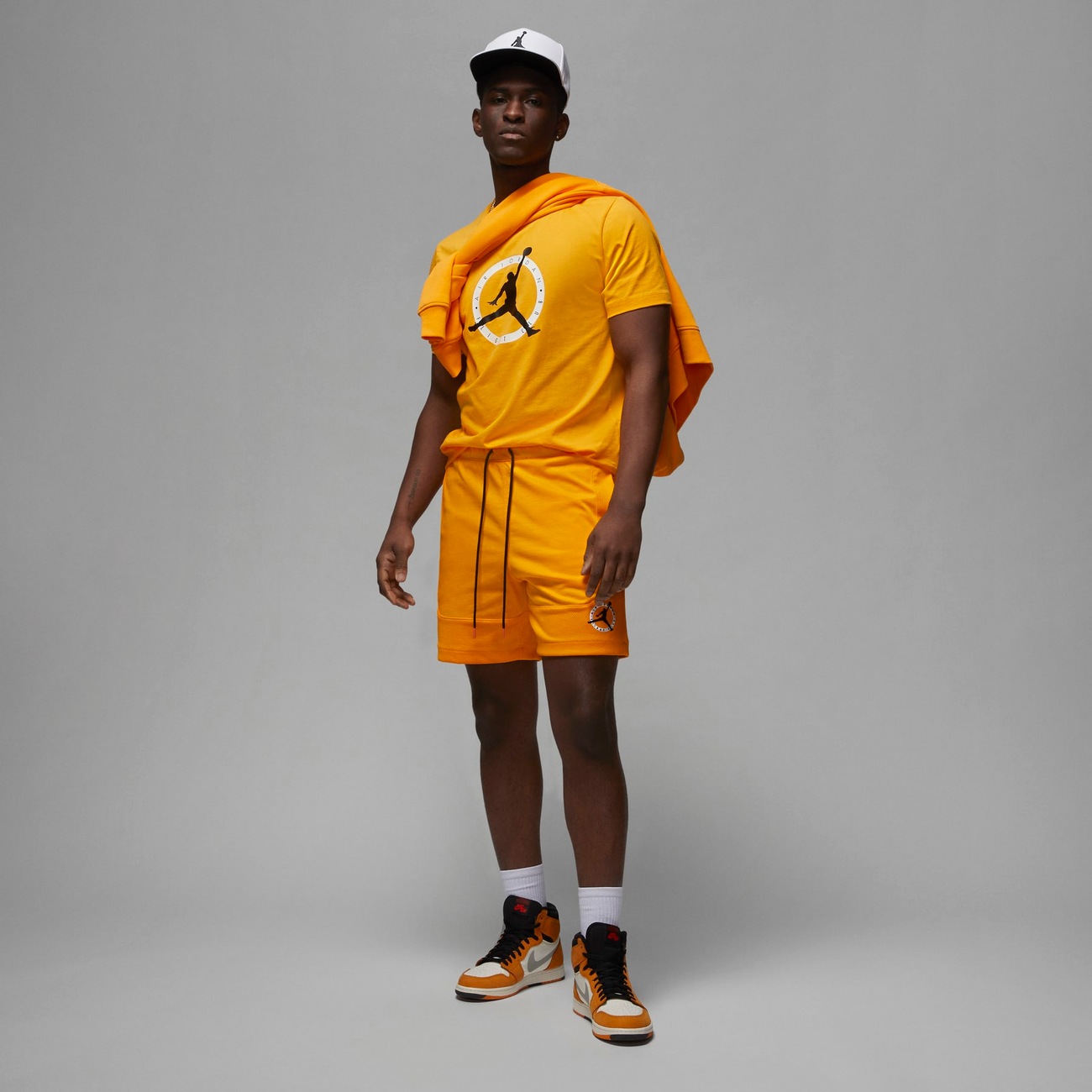 Michael Jordan セットアップ　イエロー Camiseta Jordan Flight MVP Masculina - Nike