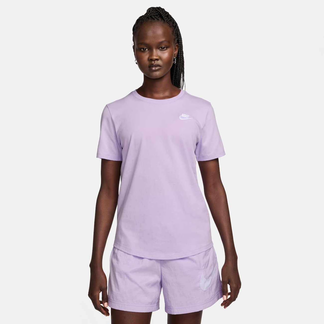 Camiseta Nike Sportswear Club Essentials Feminina