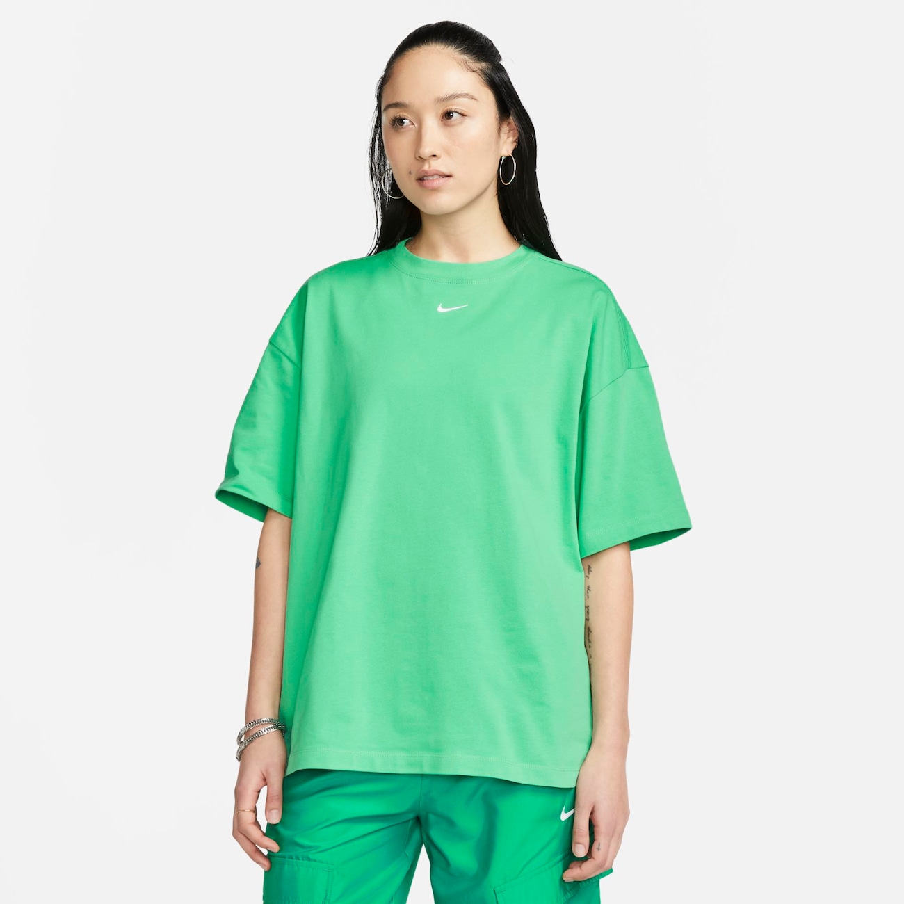 Camiseta Nike Sportswear Essential Feminina - Nike