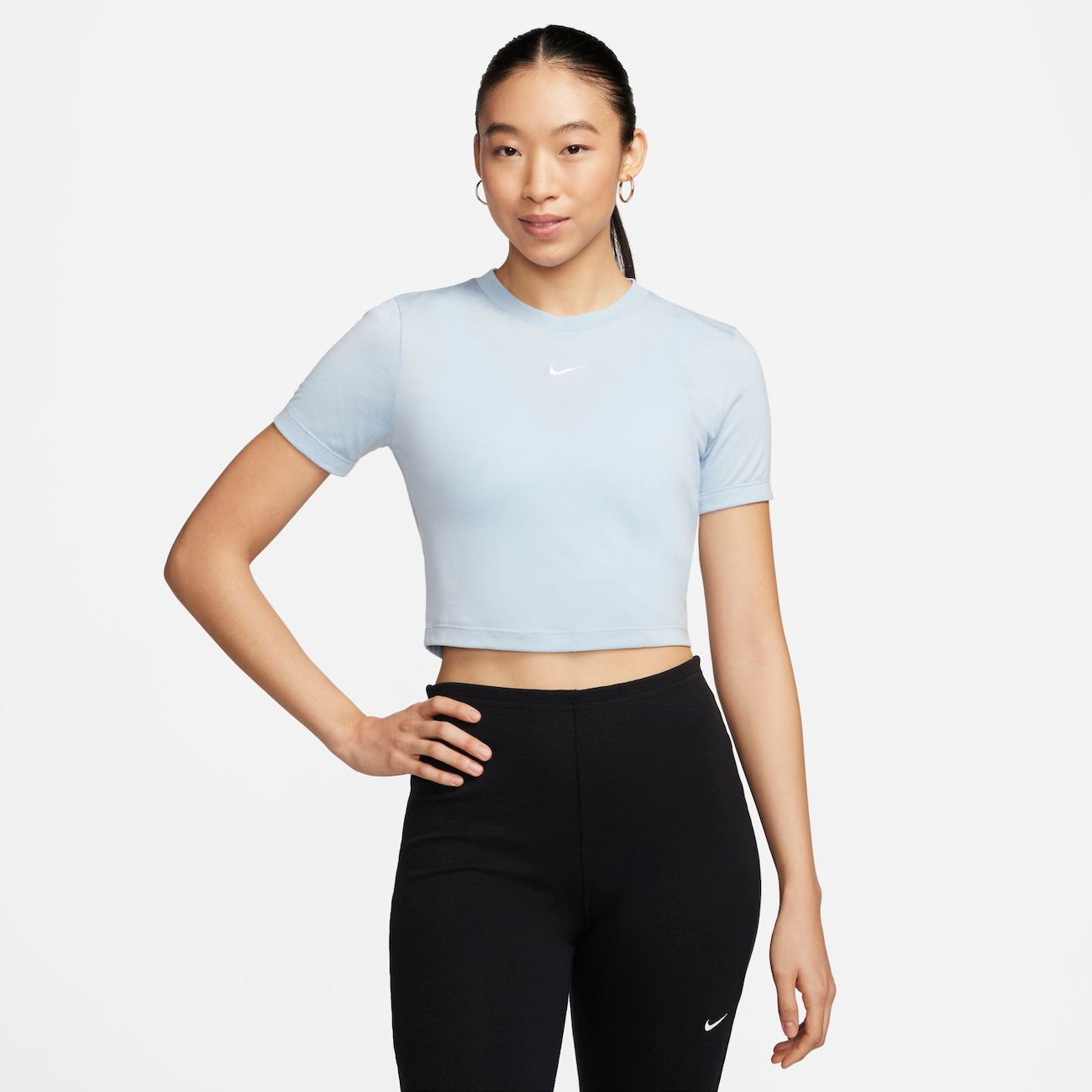 Camiseta Nike Sportswear Cropped Essential Feminina